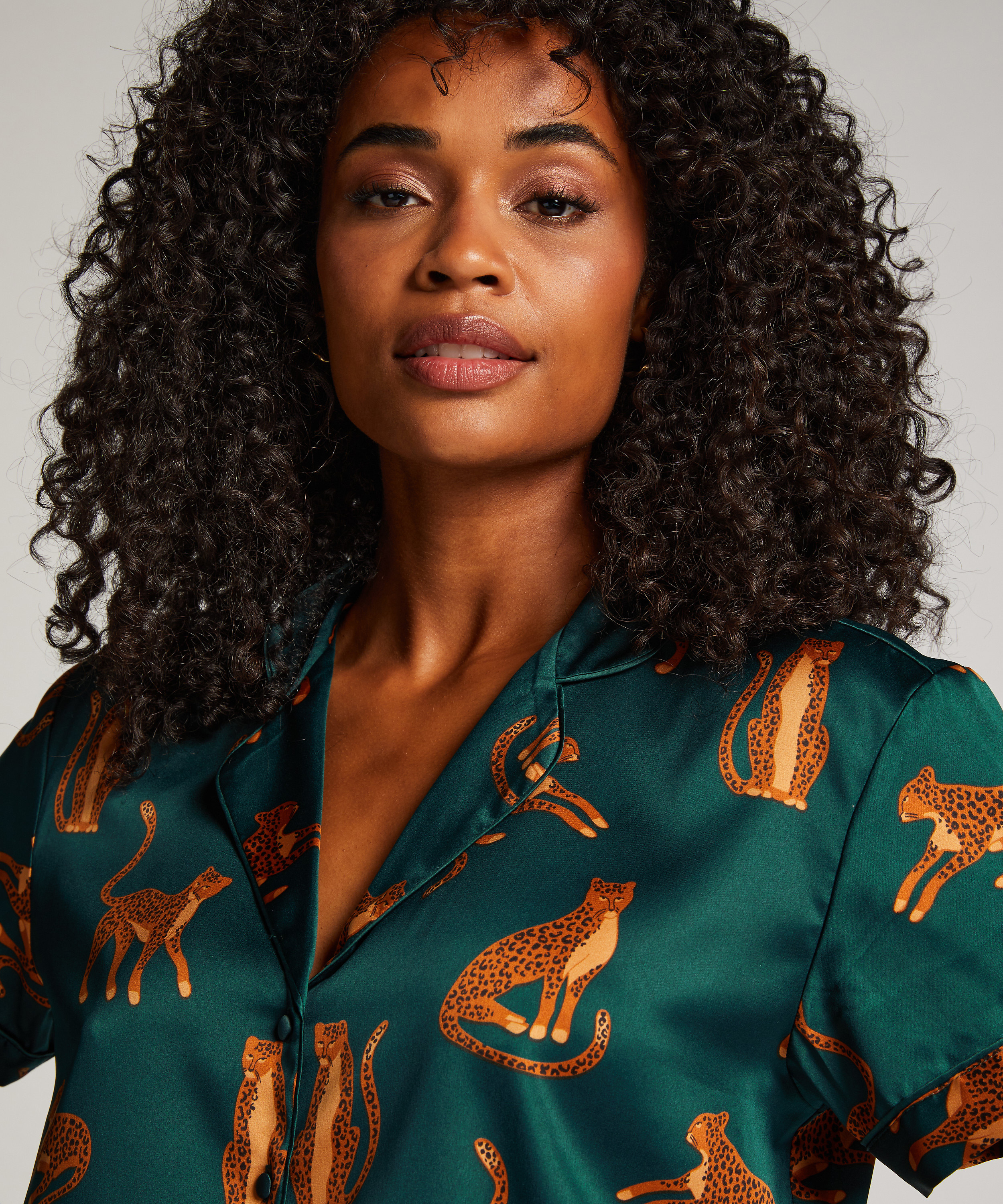 Kort&auml;rmad jacka i Satin, Gr&ouml;n, main