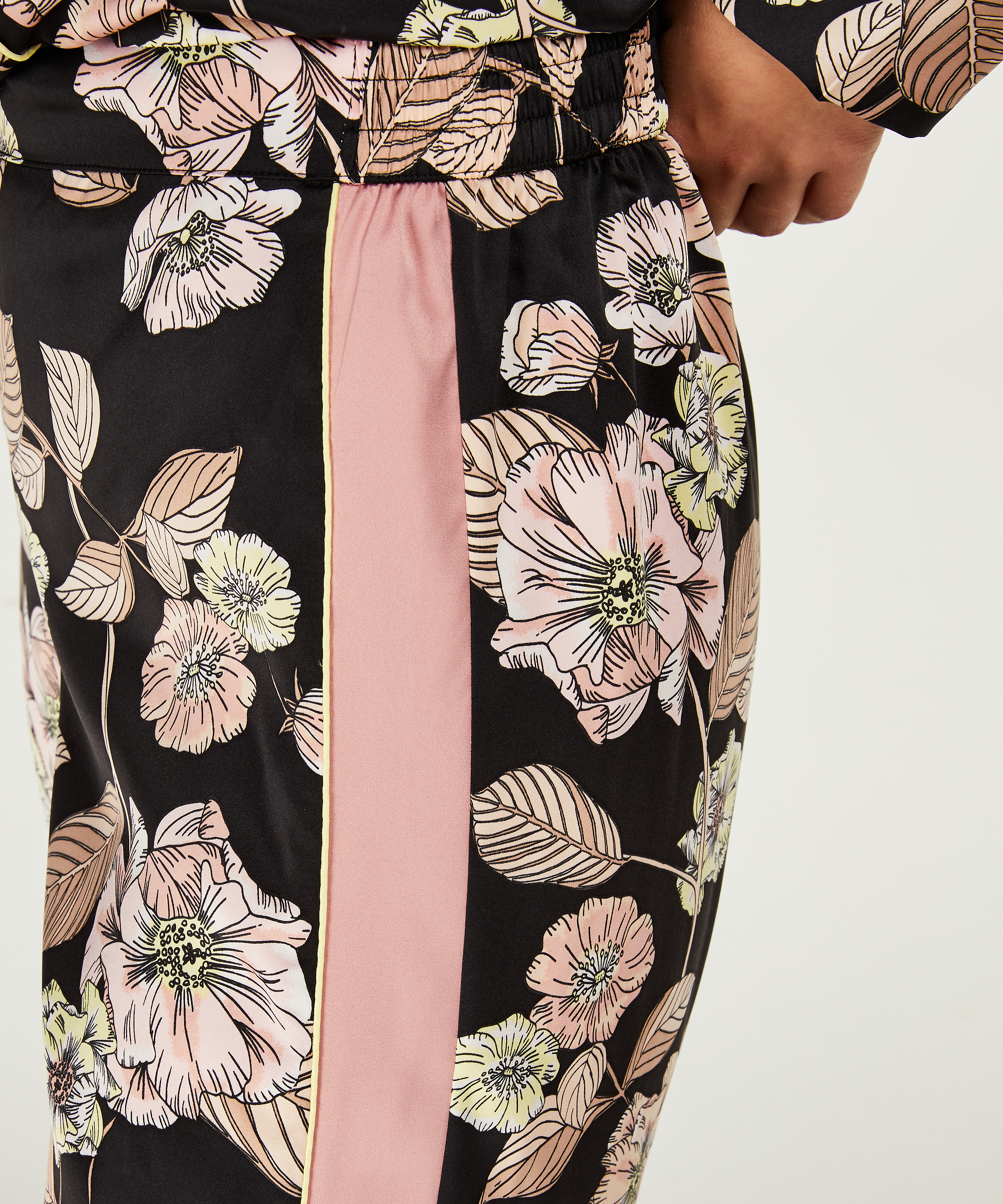 Emily pyjamasbyxa i satin, Svart, main