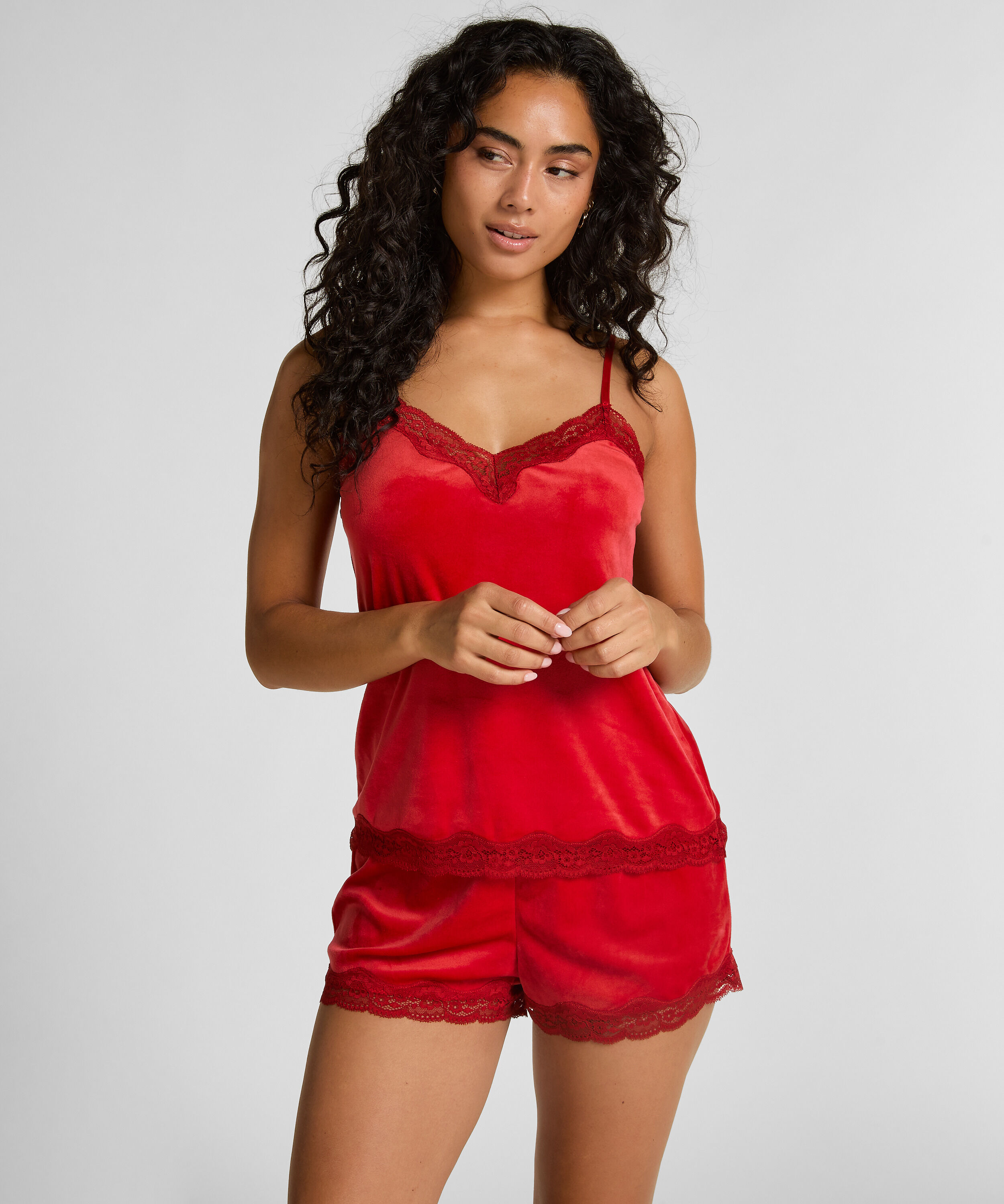 Velour- och spetsshort