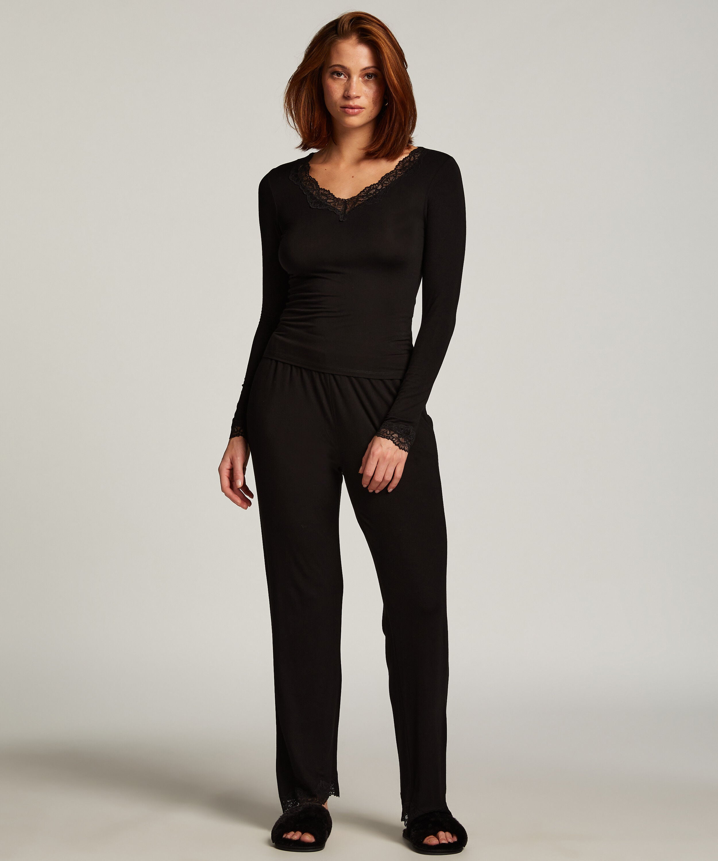 Pyjamasset, Svart