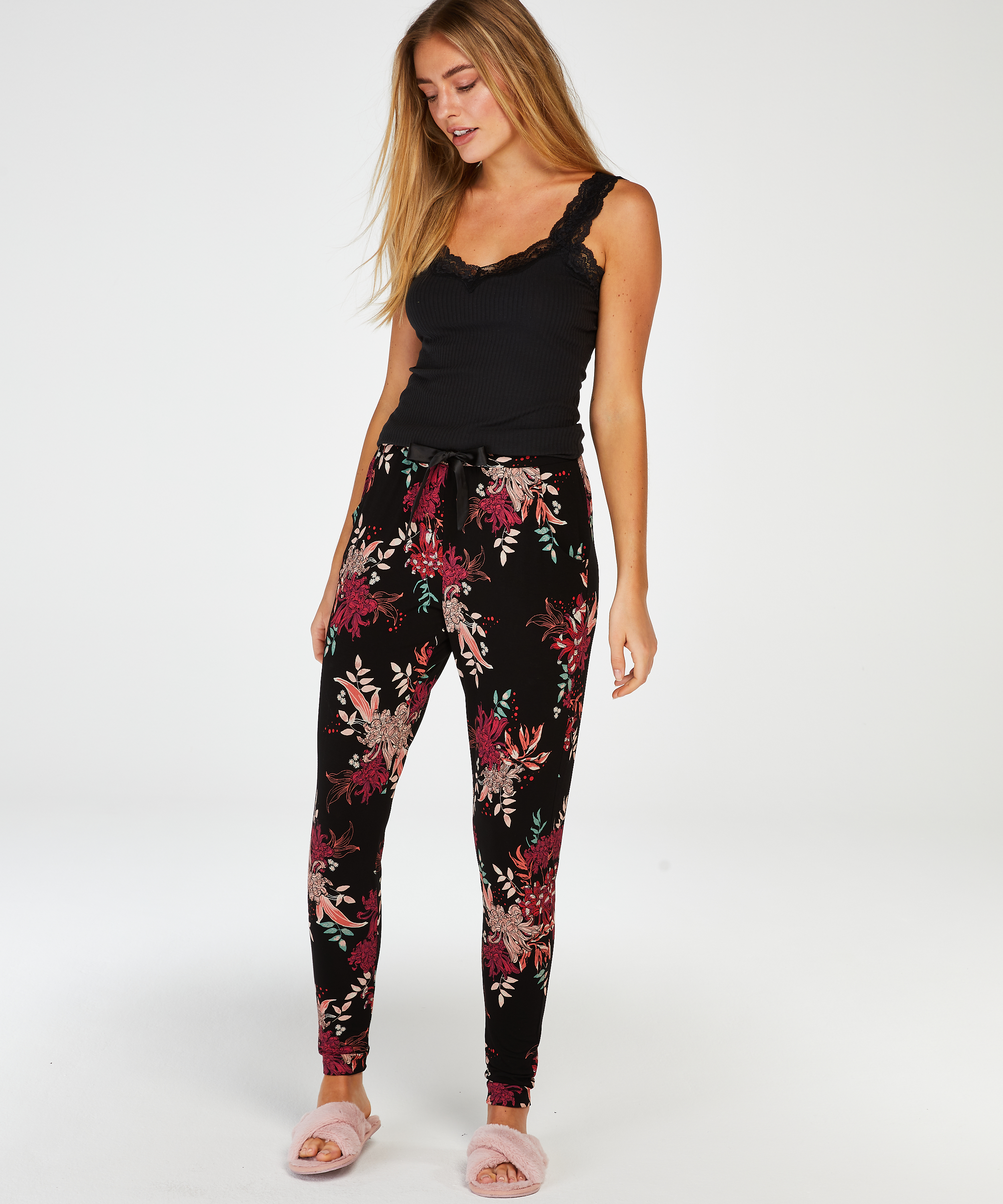 Linne med spets i ribbtyg, Svart, main