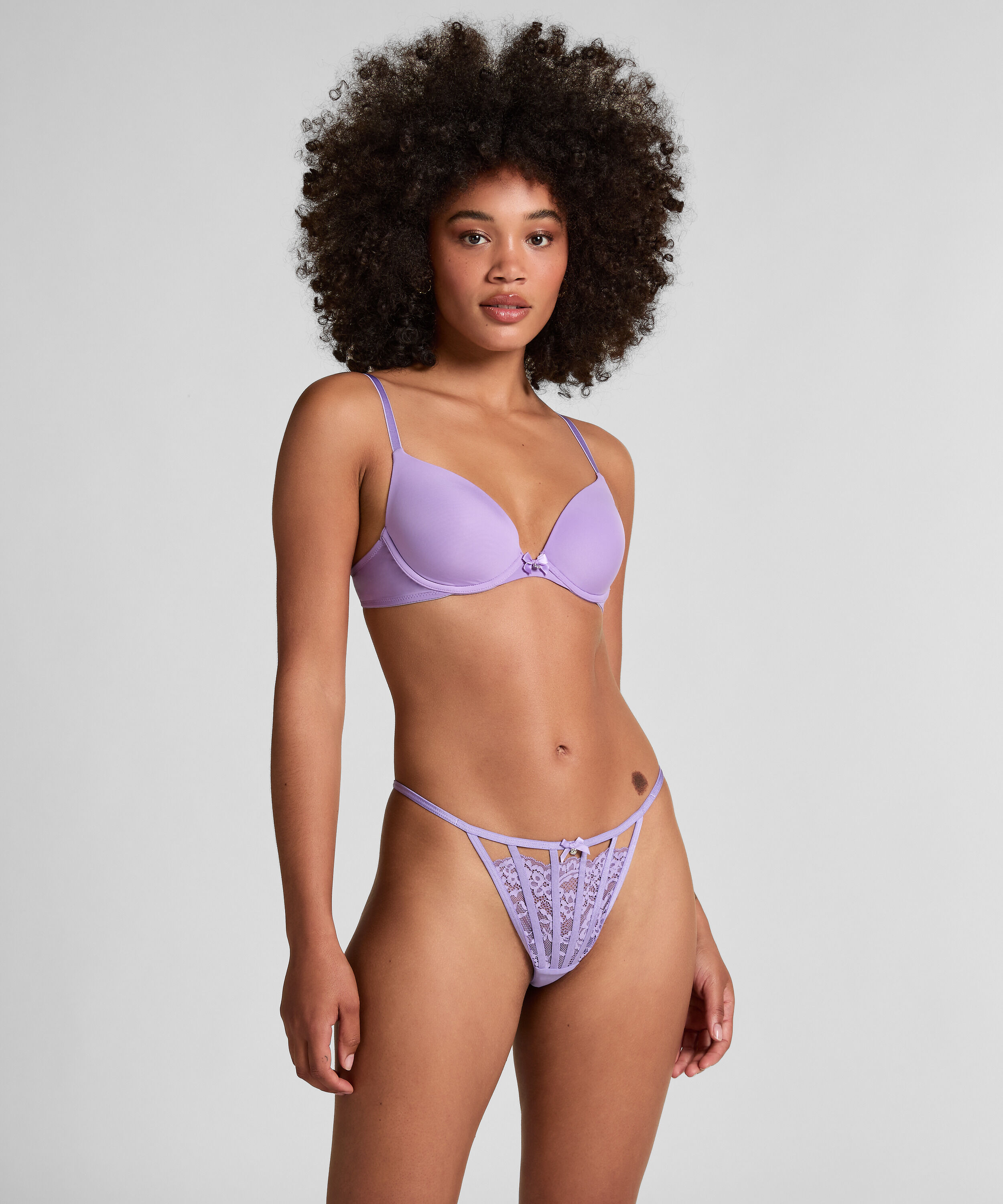 Maxime stringtrosa, Lila