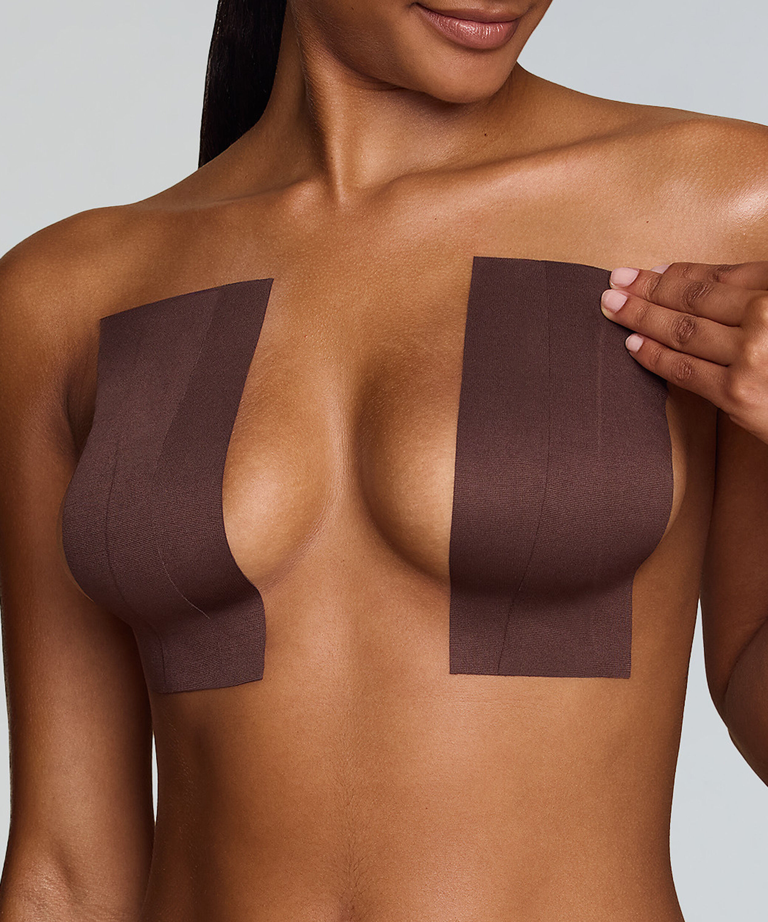 Boob Tape, Brun