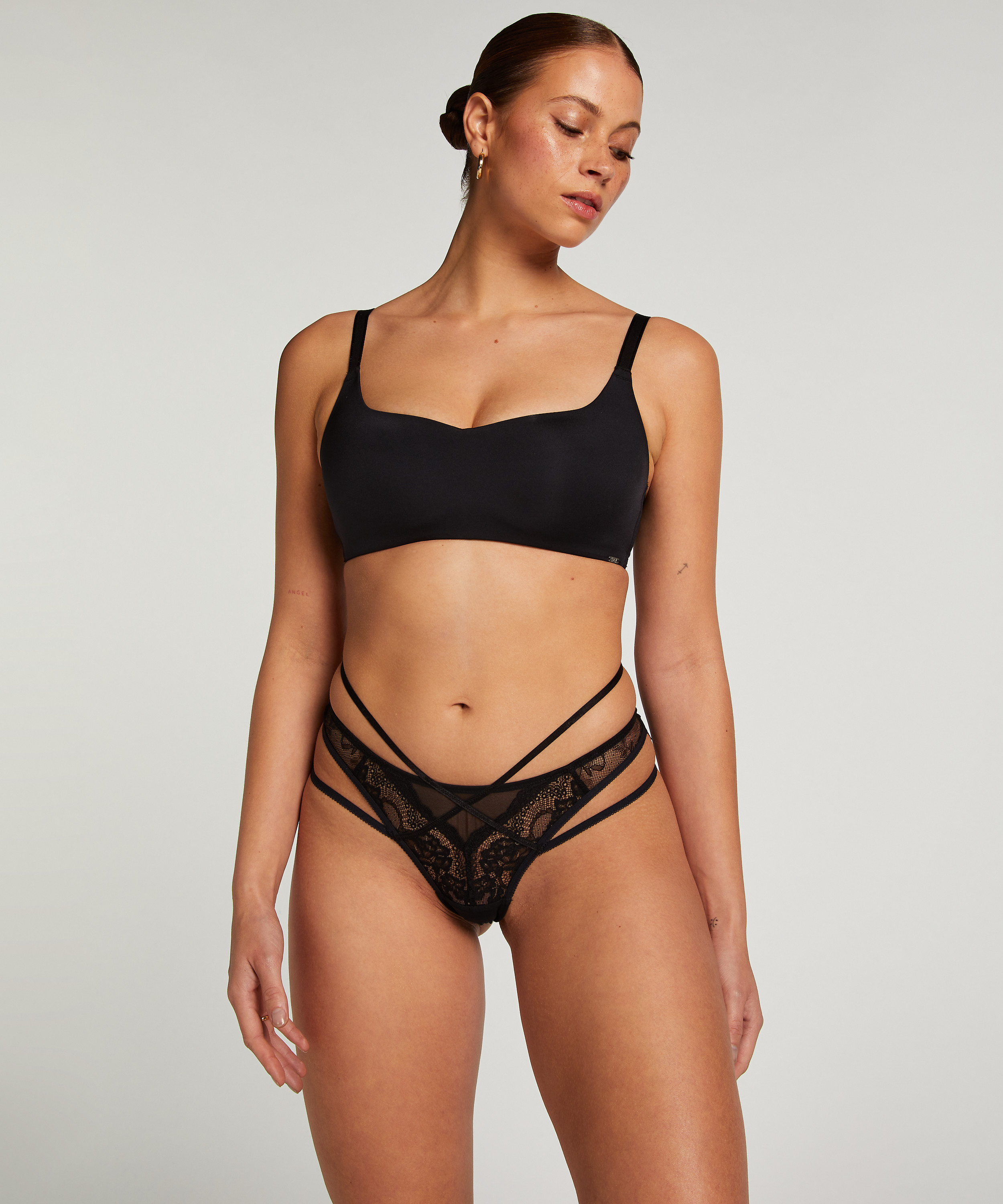 Amala braziliantrosa, Svart, main