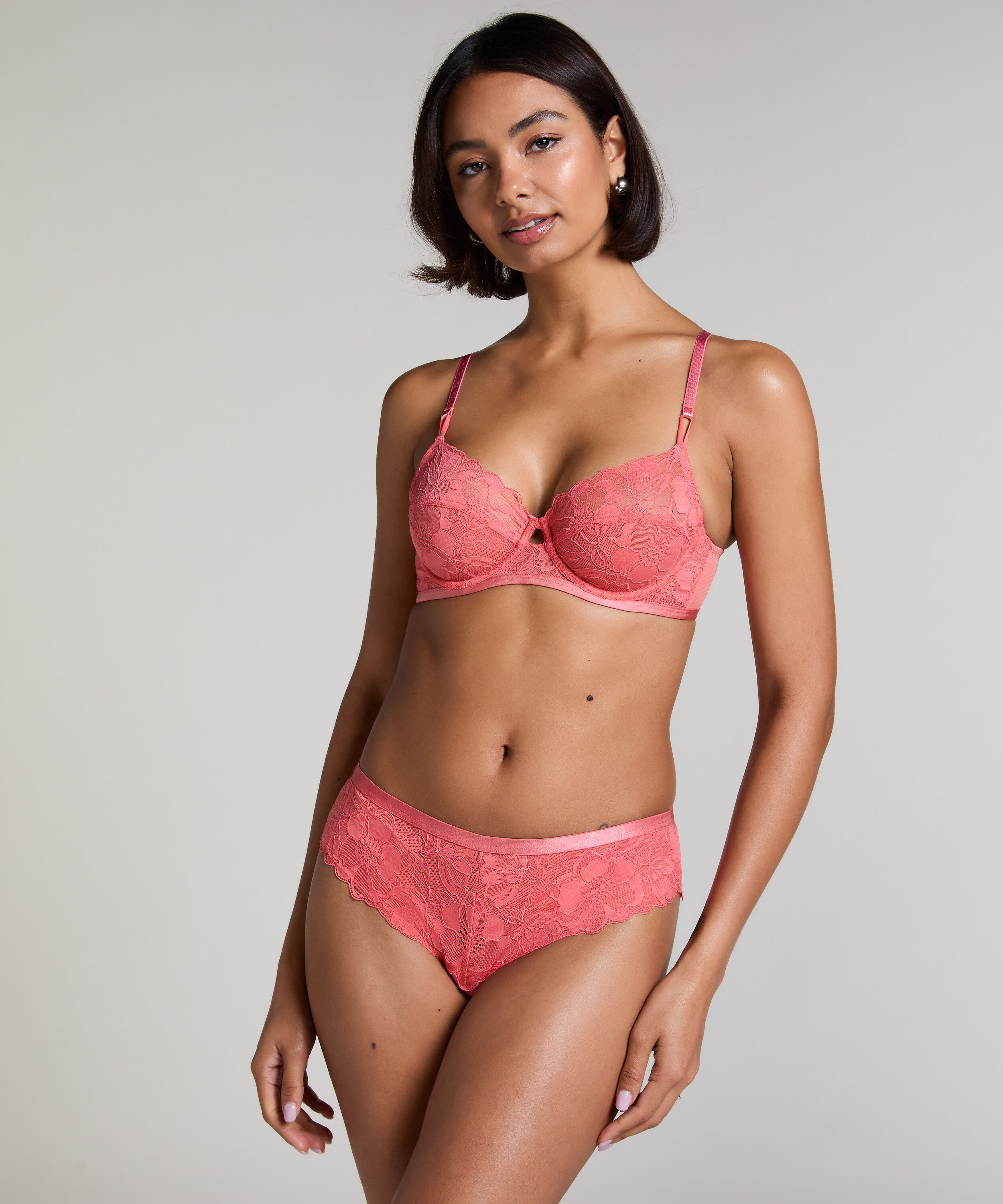 Brazilian-trosa Sophia, Rosa