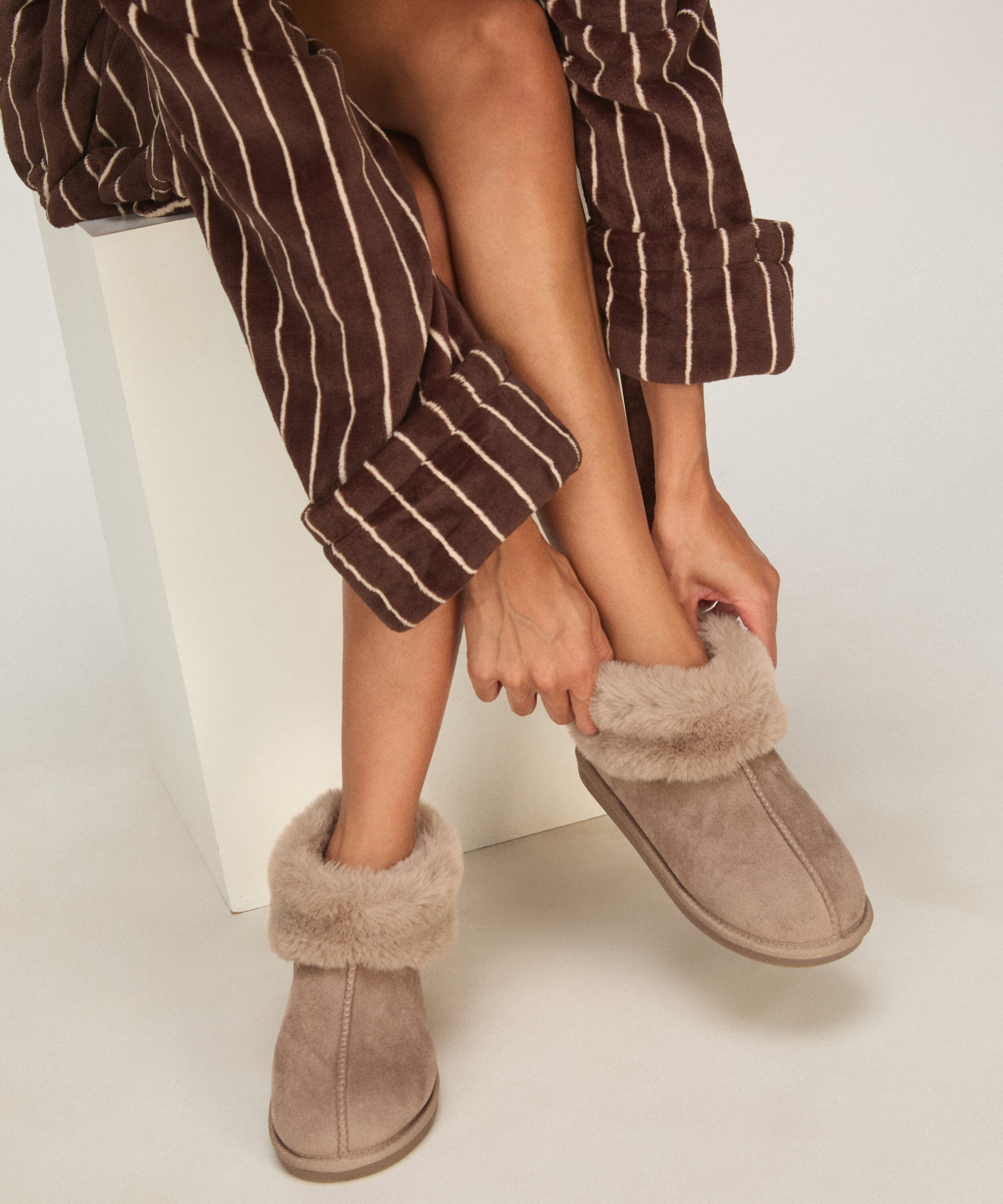Tofflor Boot Faux Suede, Grå Tofflor Boot Faux Suede, Grå