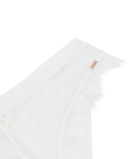 Brazilian-trosa Tiah, Vit