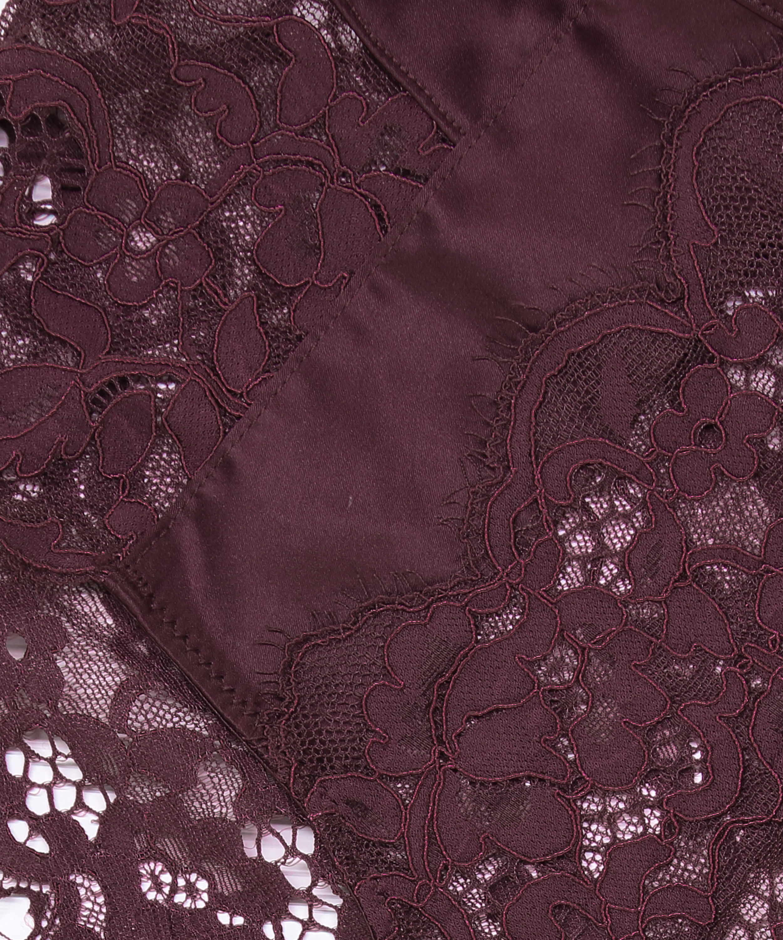 H&ouml;g brazilian-trosa Livia, R&ouml;d, main