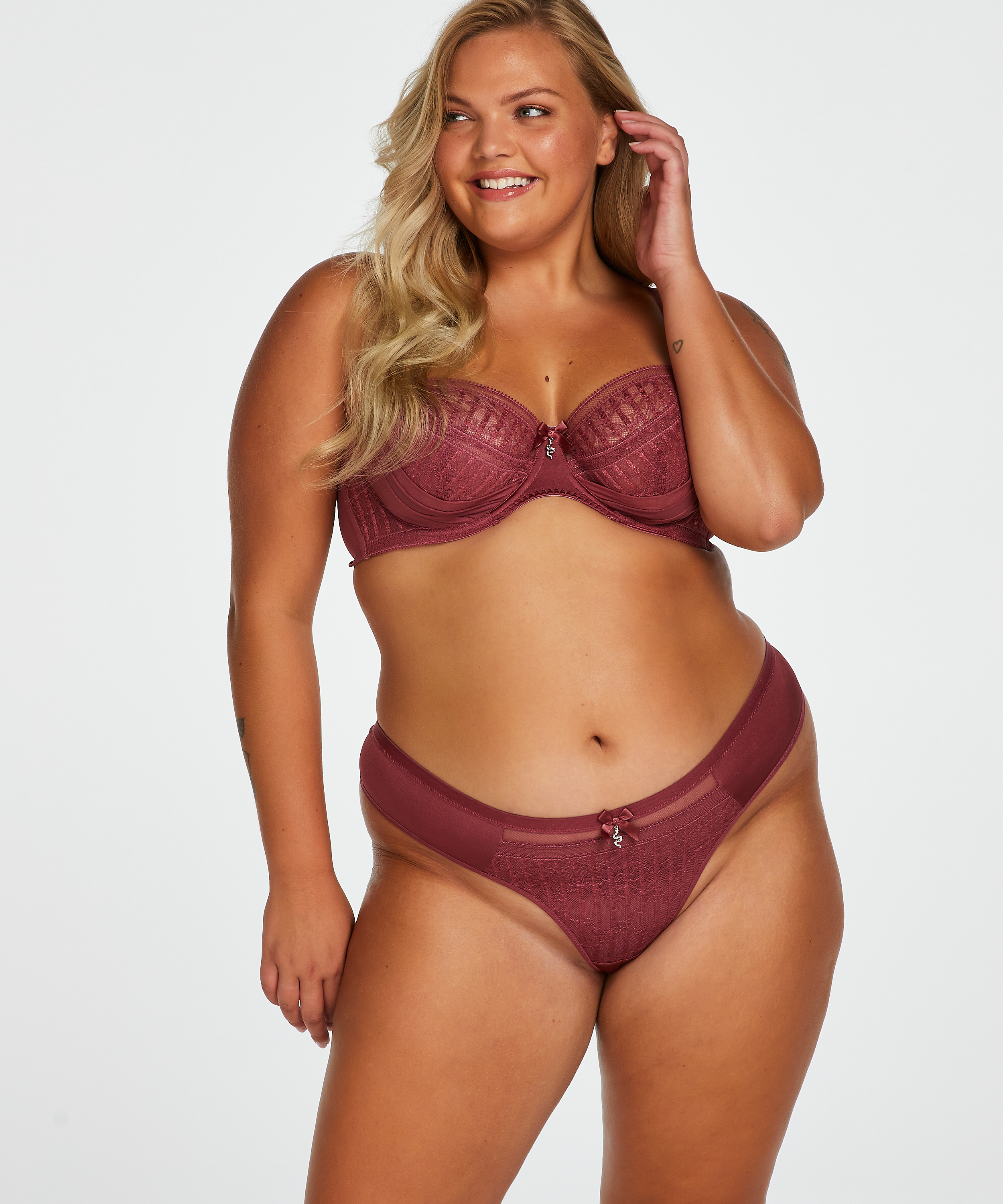 Kriss stringtrosa I AM Danielle, r&ouml;d, main