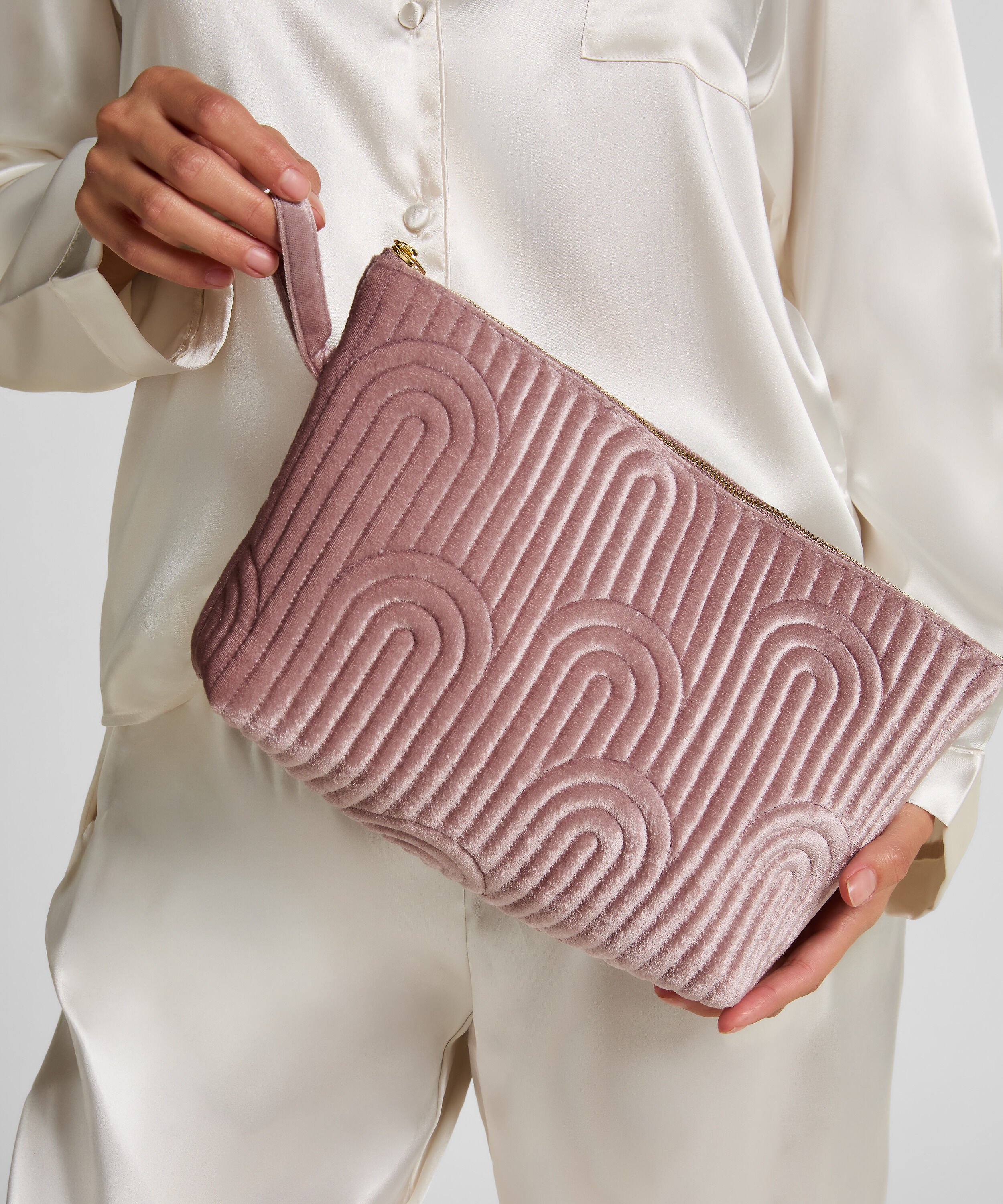 Sminkväska i velour, stor, Lila Sminkväska i velour, stor, Lila