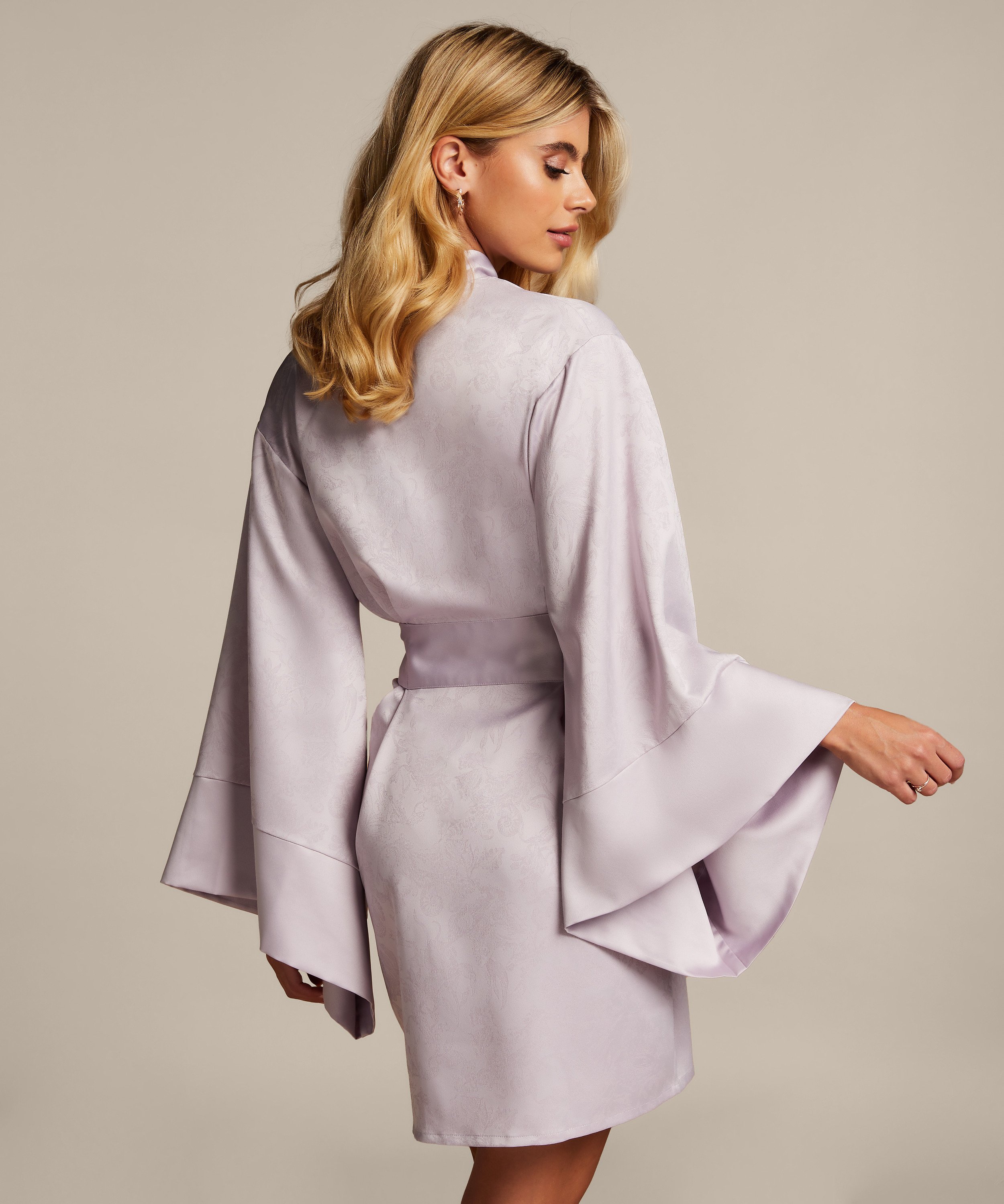 Kimono Sea Treasure, Lila, main