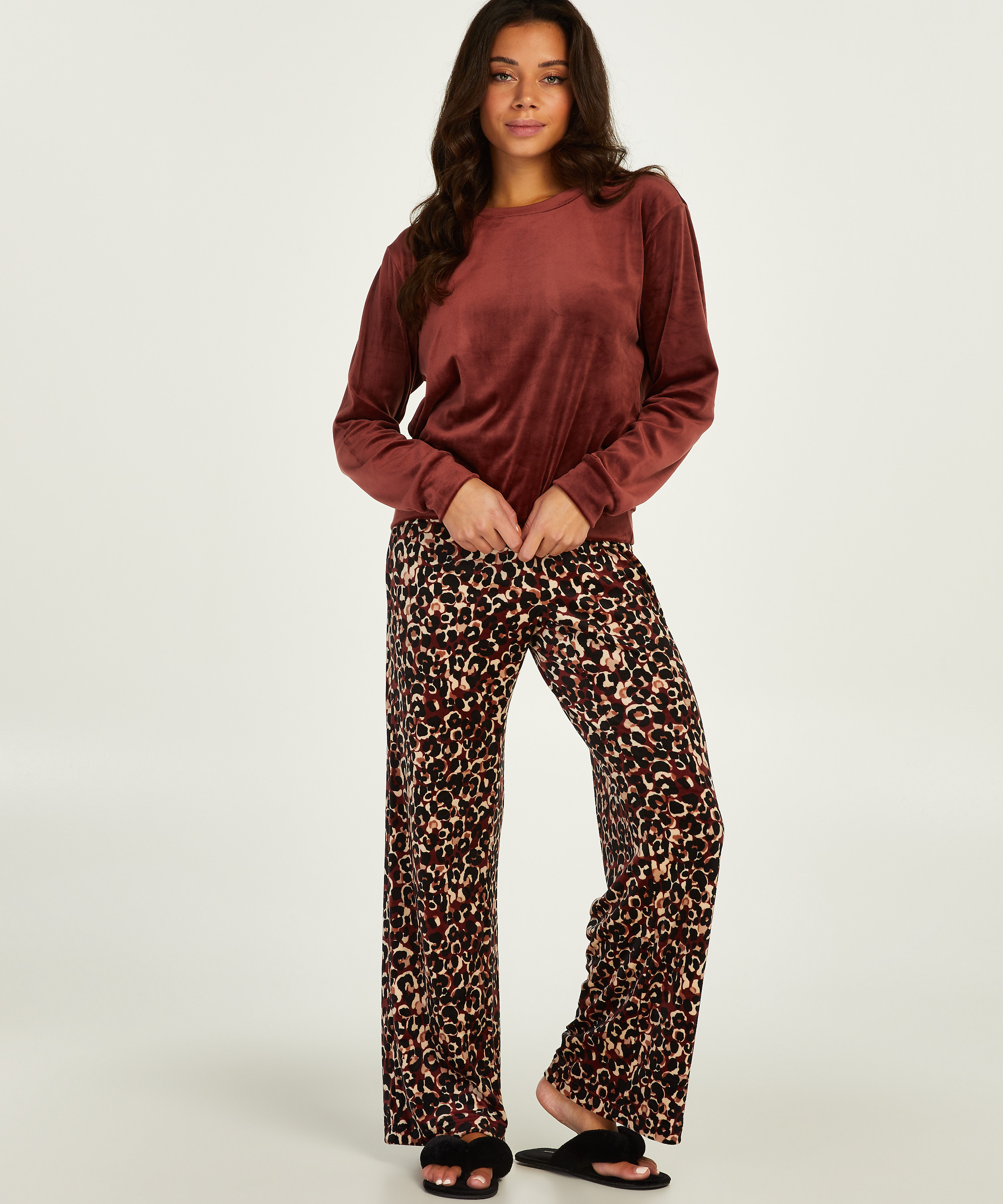 Pyjamasset i sammet, Brun, main