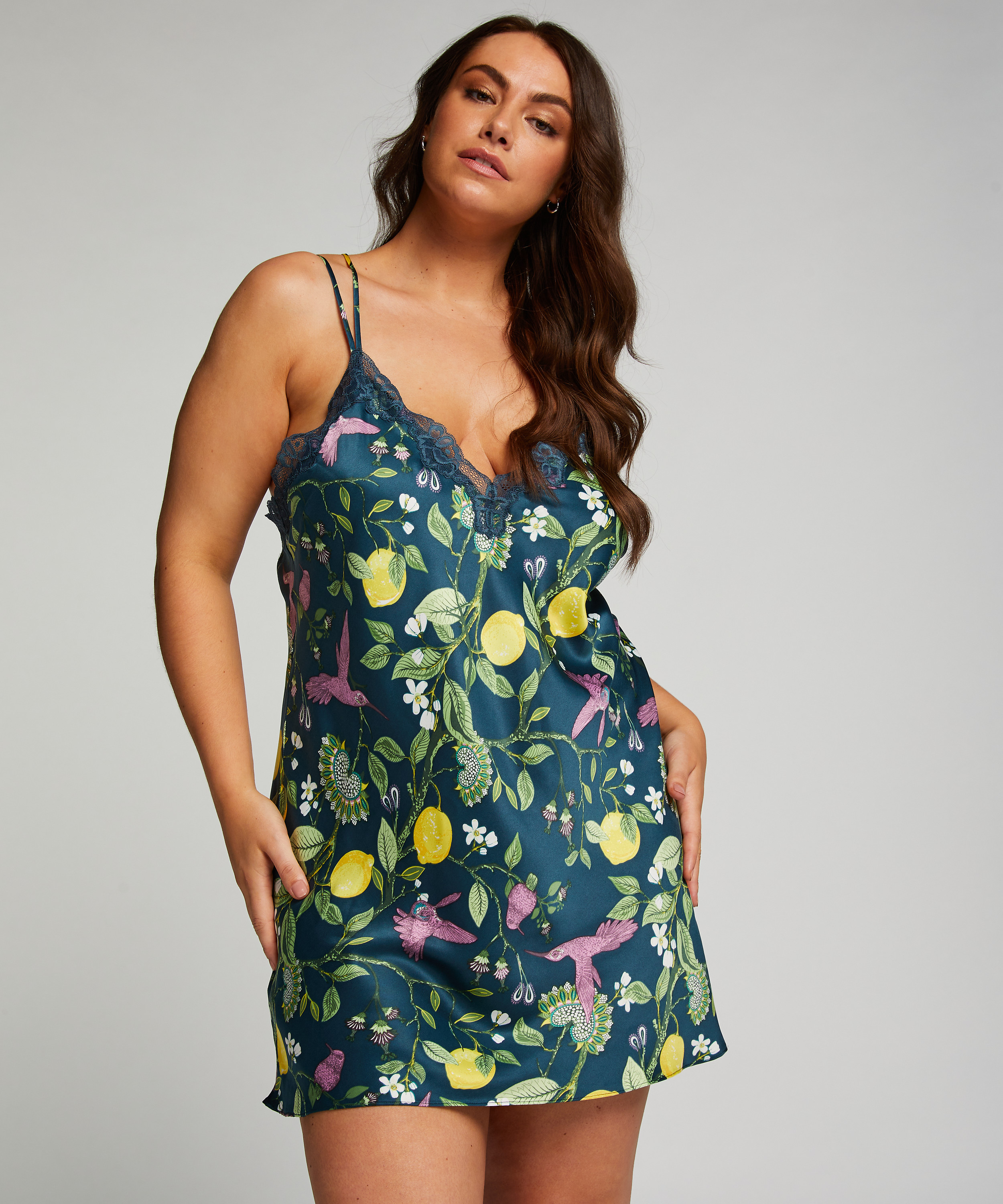 Underkl&auml;nning i satin, Bl&aring;, main