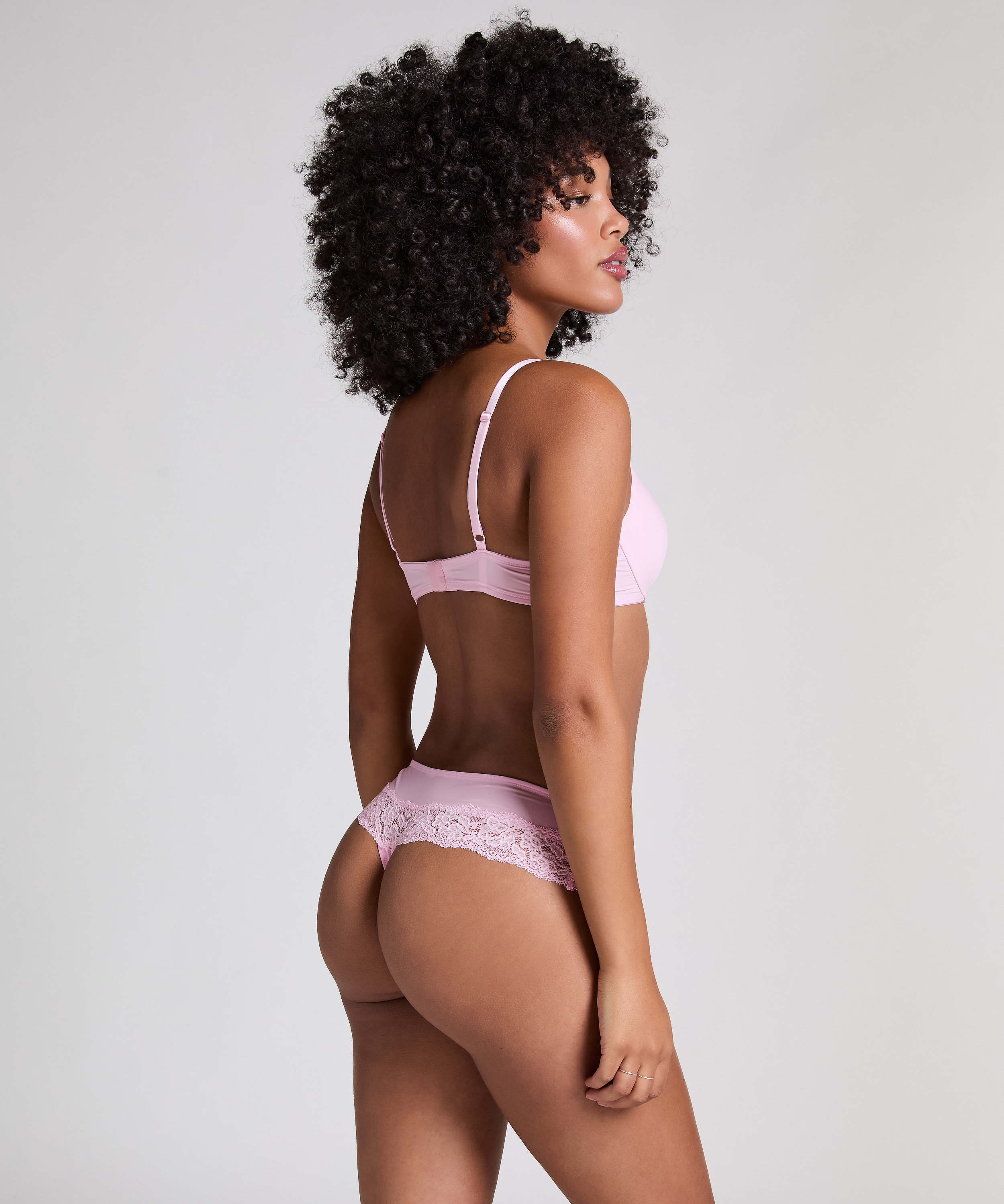 Paris boxerstringtrosa, Rosa, main
