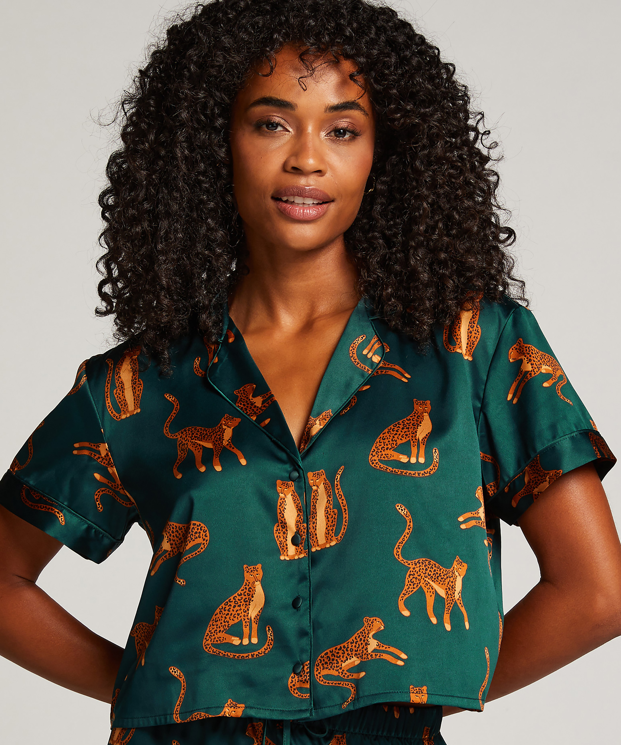 Kort&auml;rmad jacka i Satin, Gr&ouml;n, main