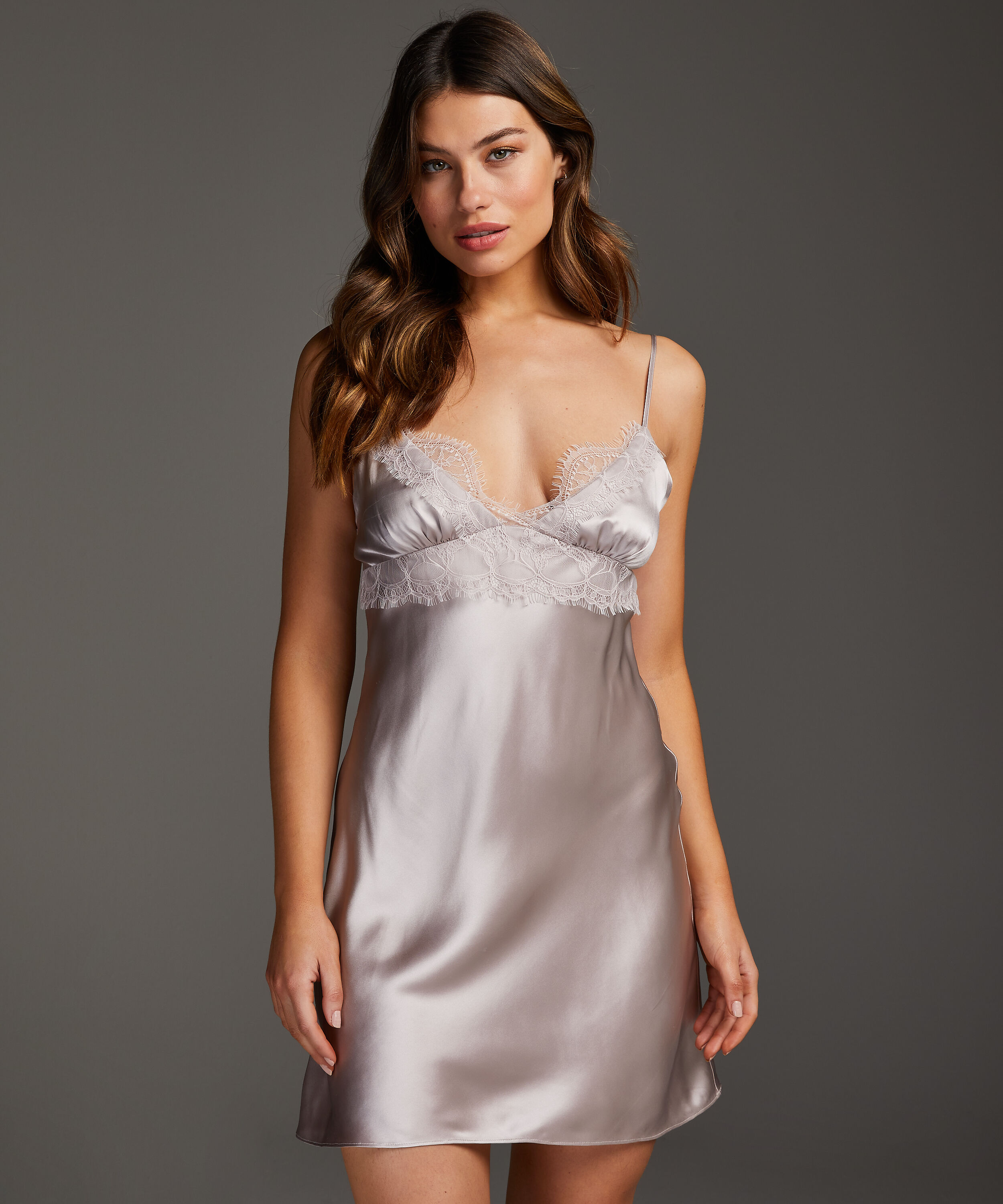 Underkl&auml;nning i siden och spets, Rosa