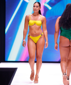 Bahamas icke-formpressad bikinitopp med bygel Rebecca Mir, Gul