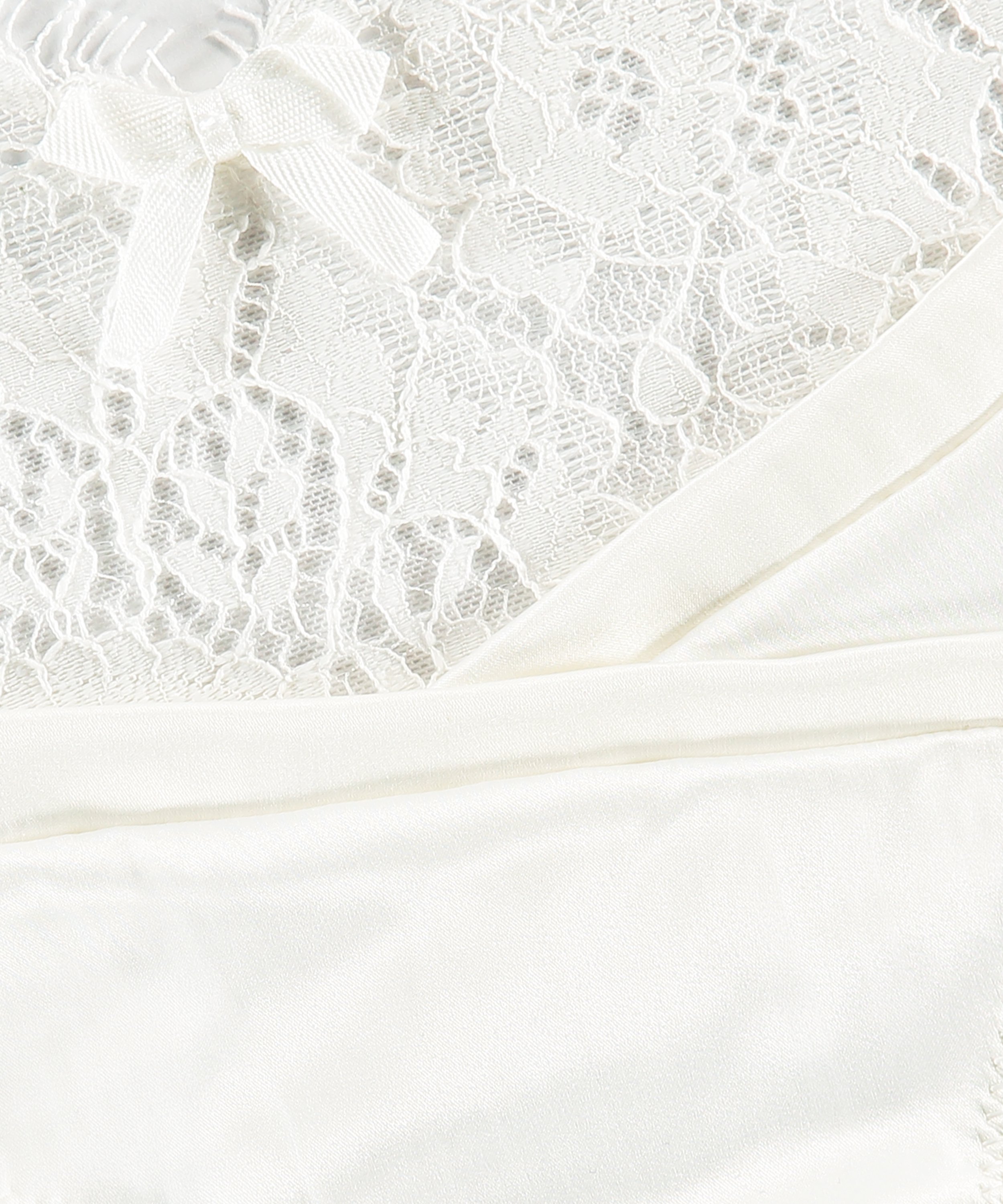 Hannako stringtrosa, Vit, main