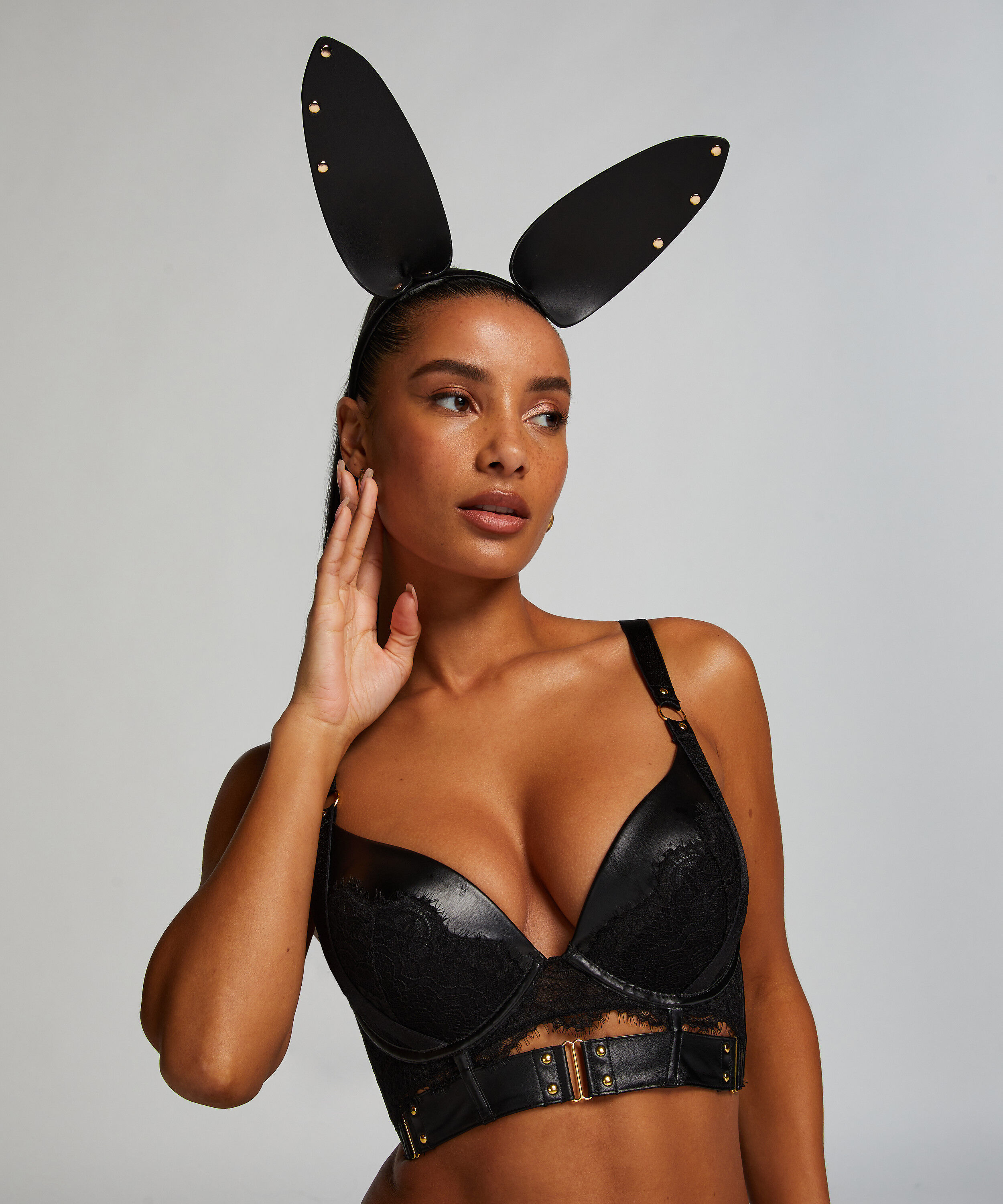 H&aring;rband i konstl&auml;der Bunny, Svart