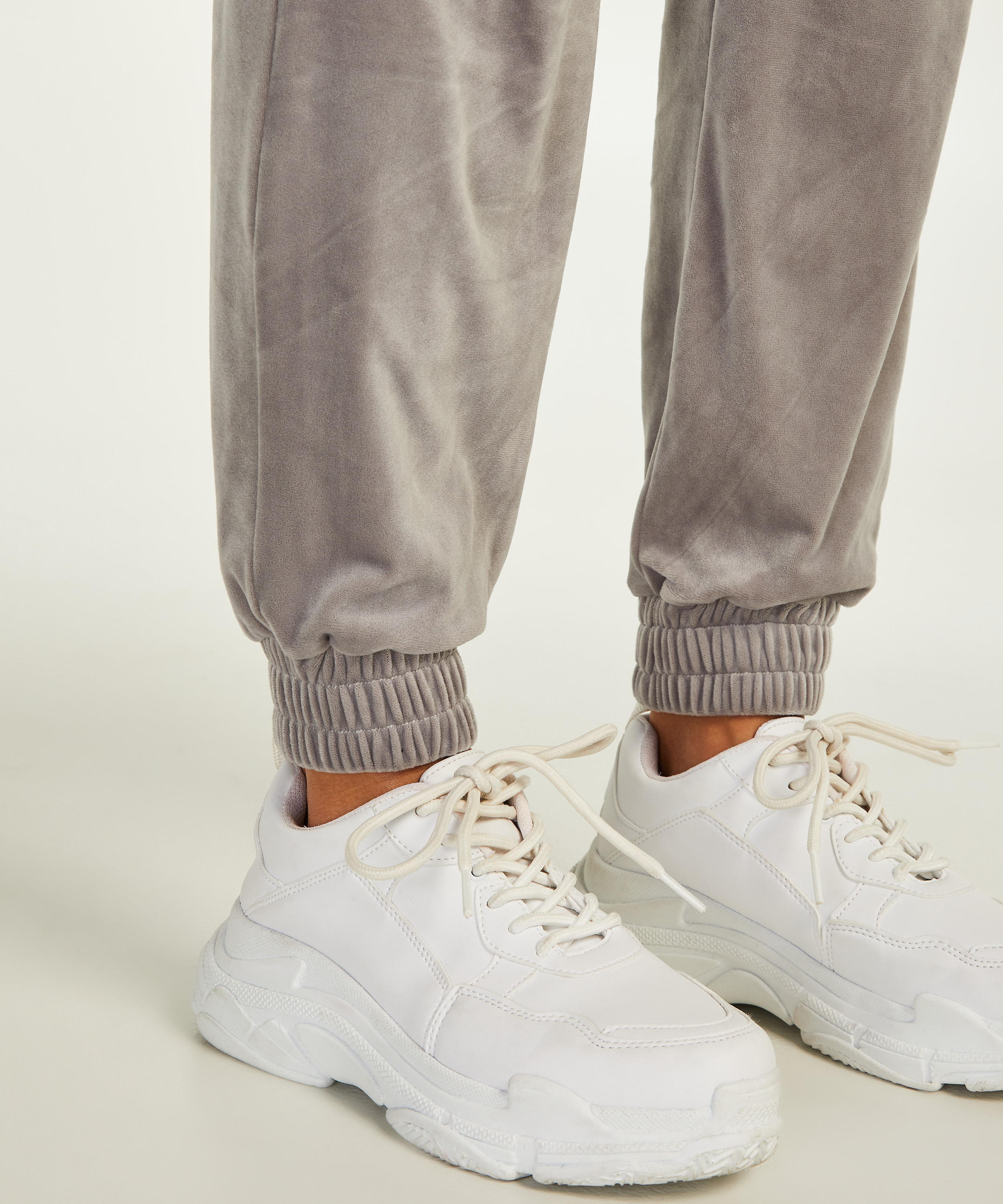 Joggingbyxor i velour, Gr&aring;, main