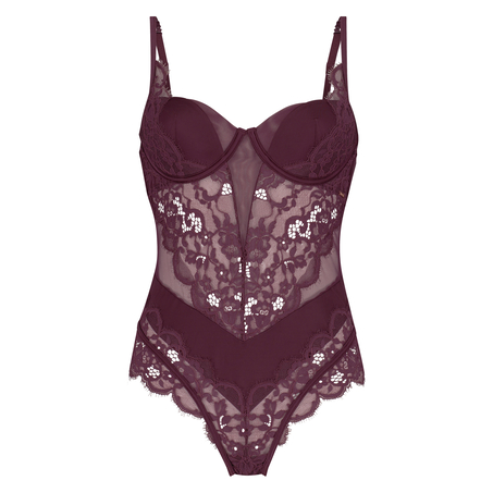 Body Genevieve, R&ouml;d