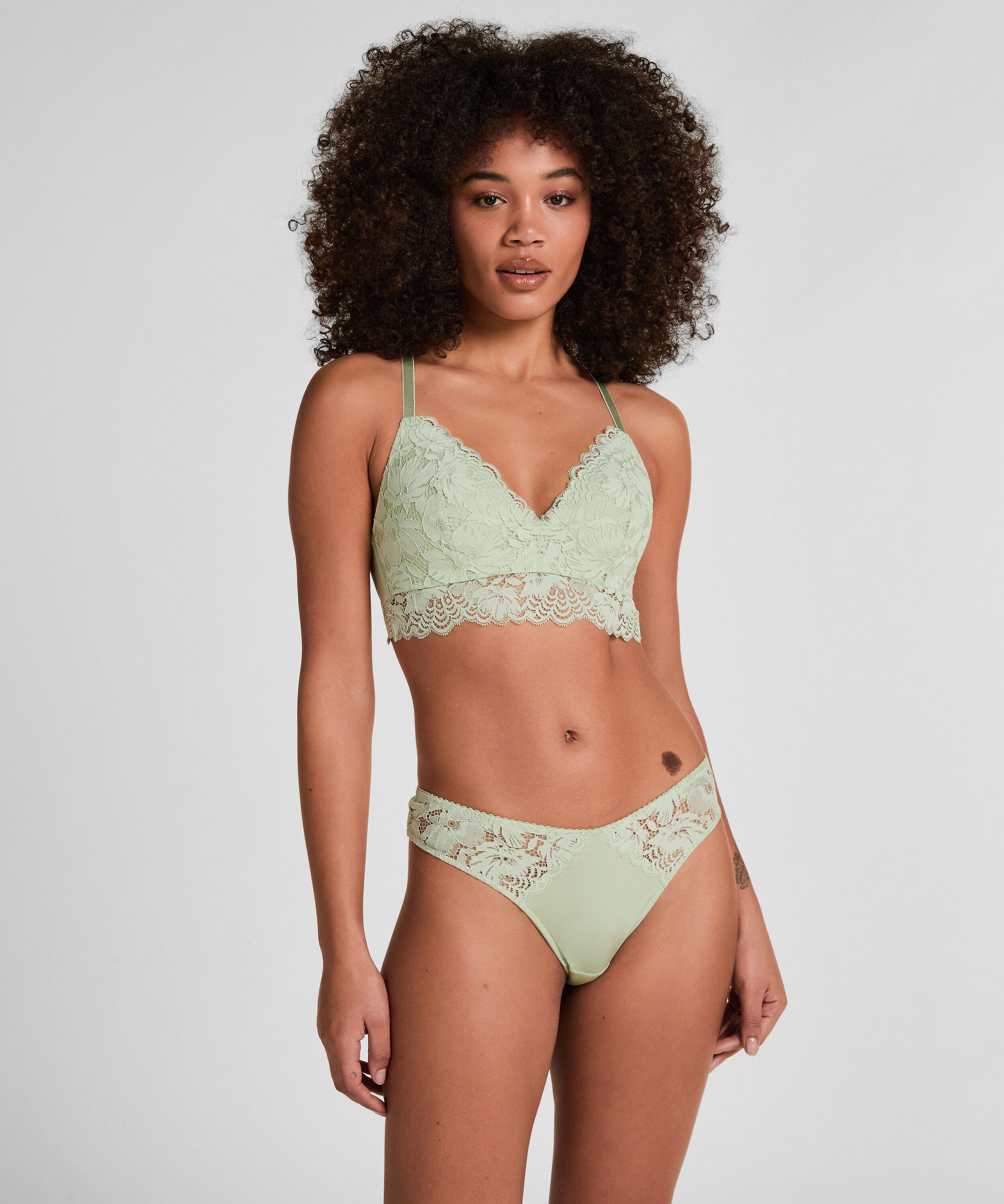 Andrea stringtrosa, Grön