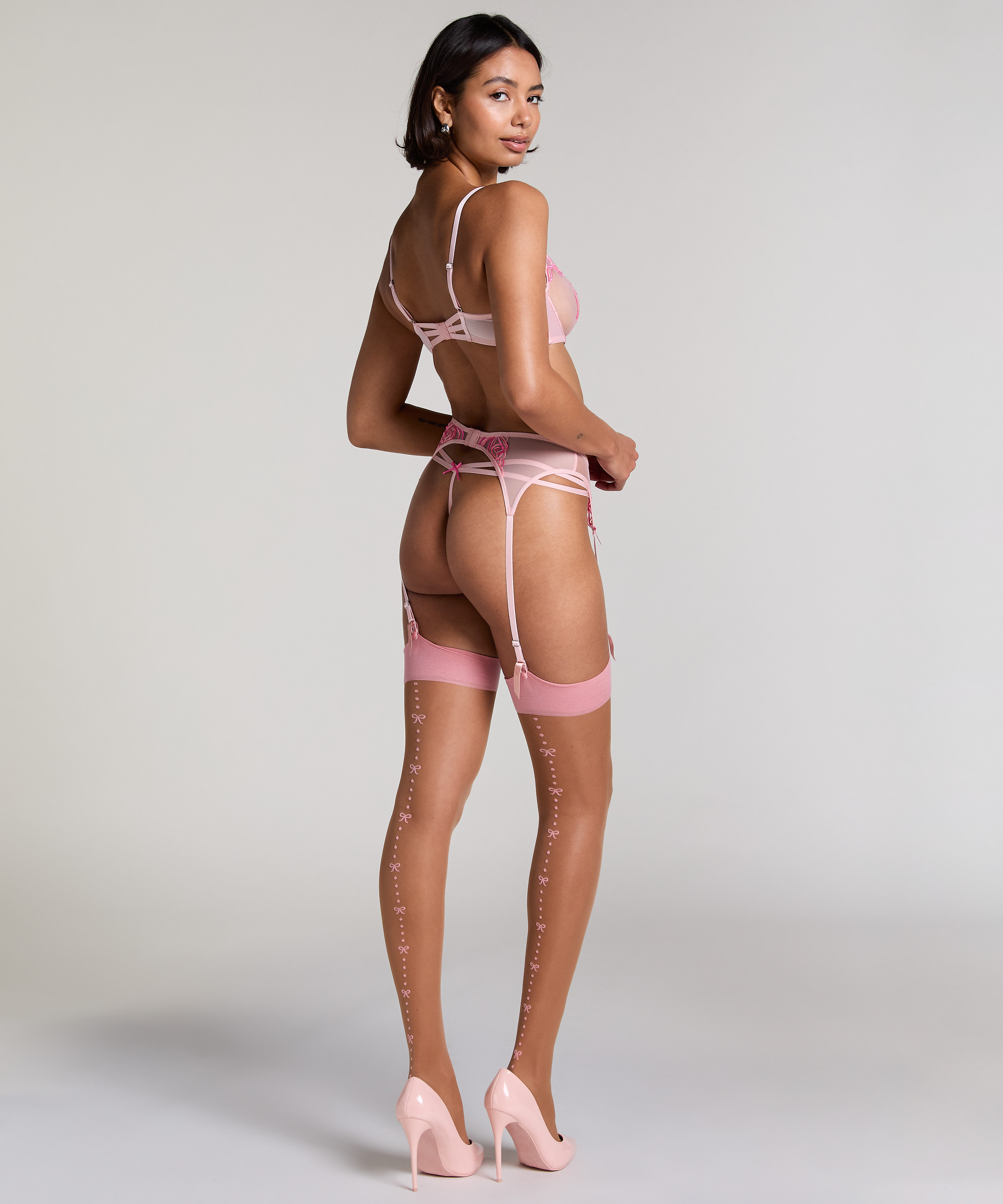 Beau strumpor, Rosa, main