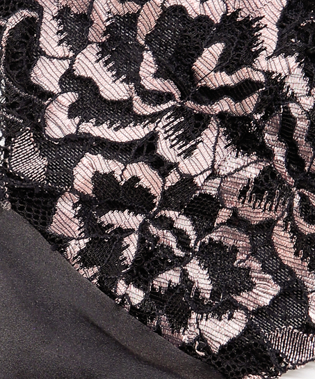 Maria stringtrosa, Svart