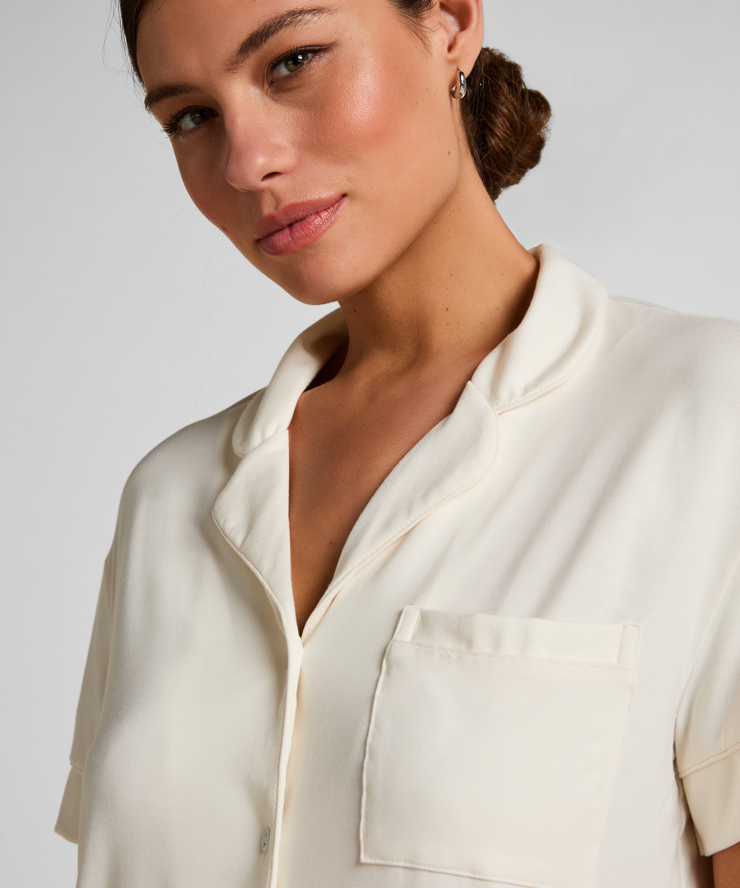 Kort&auml;rmad jerseyjacka Essential, Vit, main