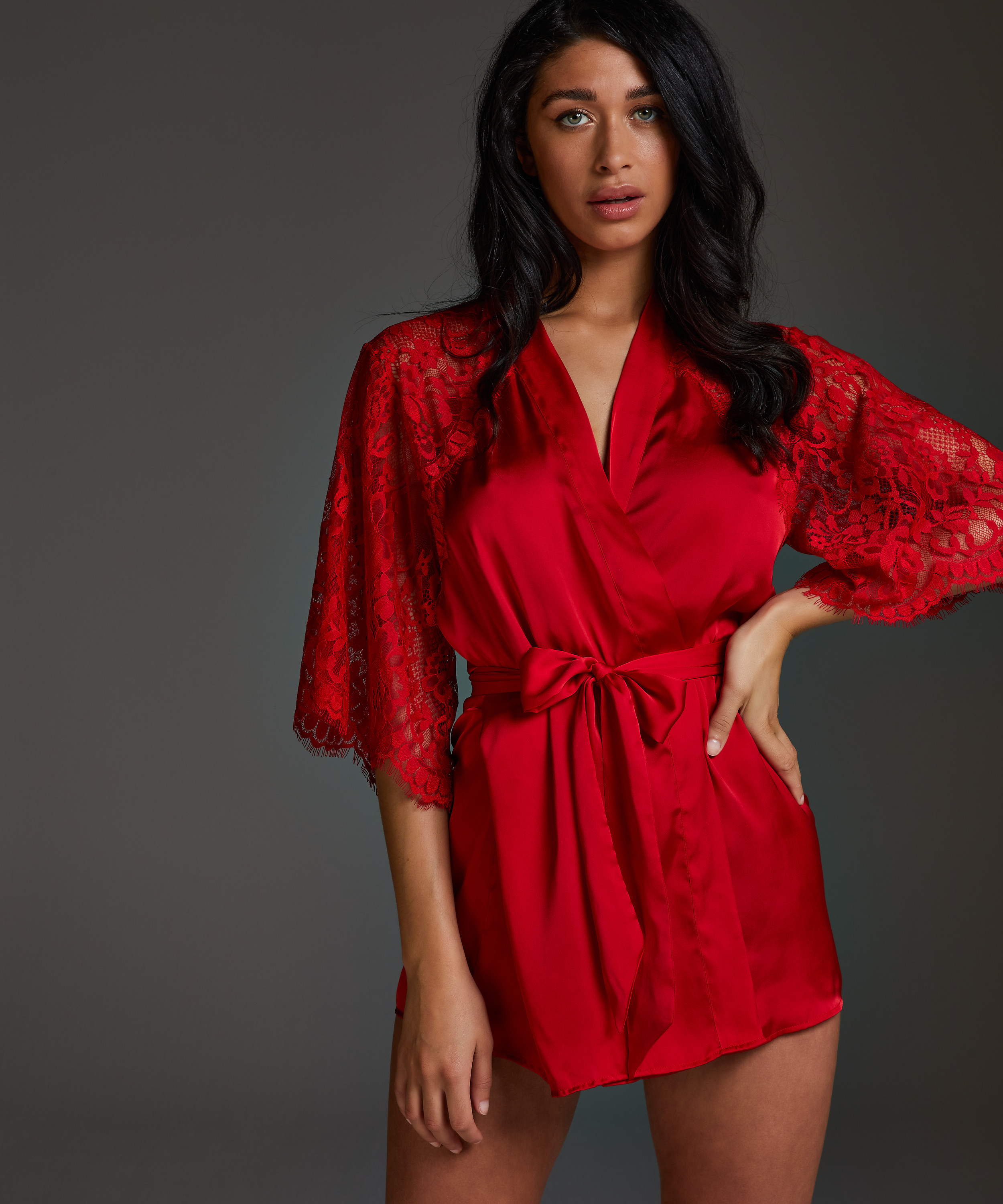 Kimono Jennifer, R&ouml;d, main