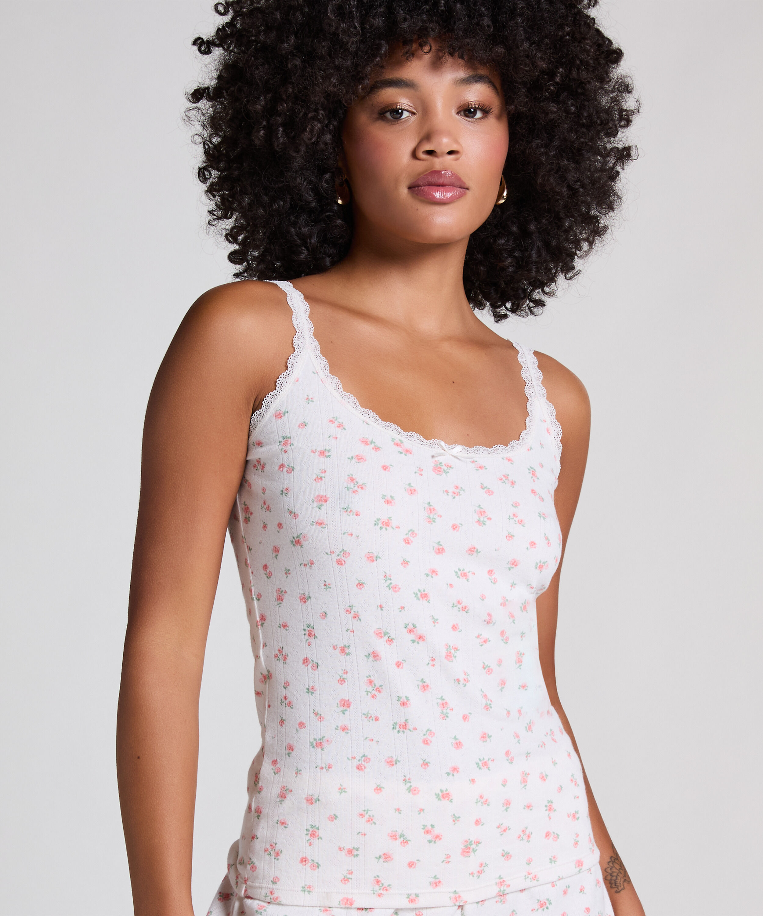 Ribbat pyjamasset, Rosa