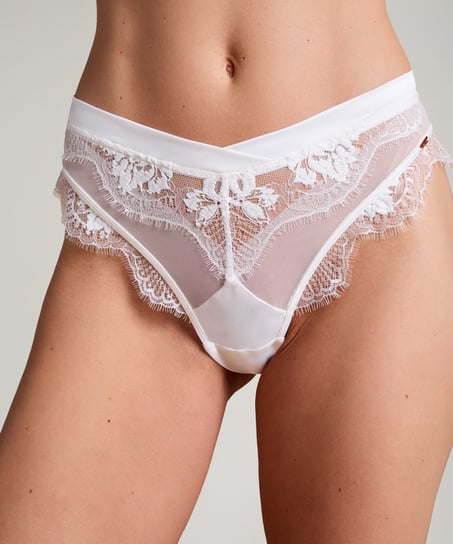 Brazilian-trosa Tiah, Vit