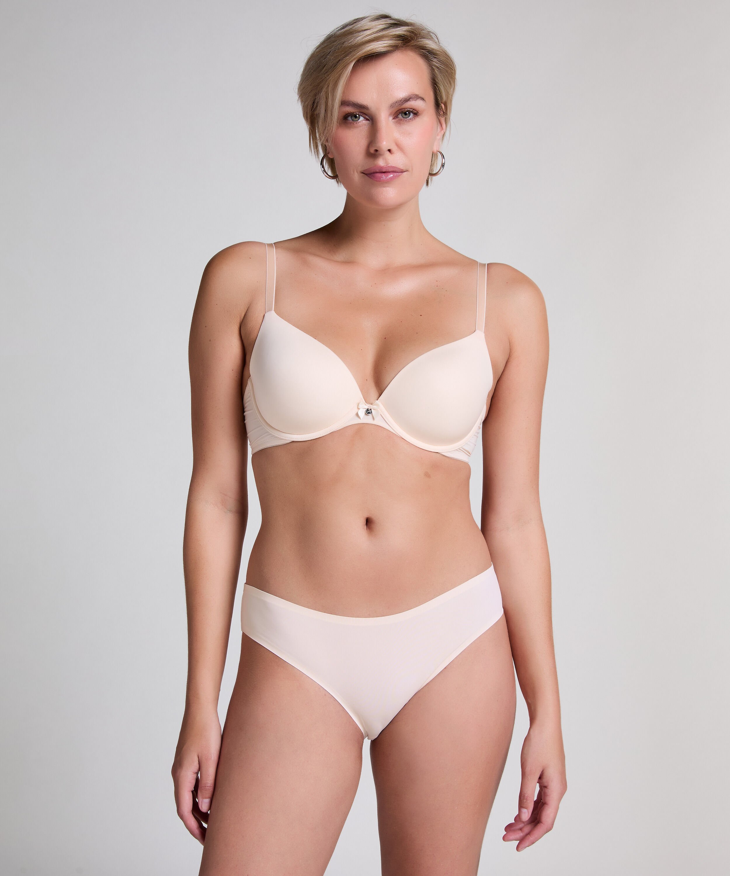 Osynlig brazilian-trosa, Beige