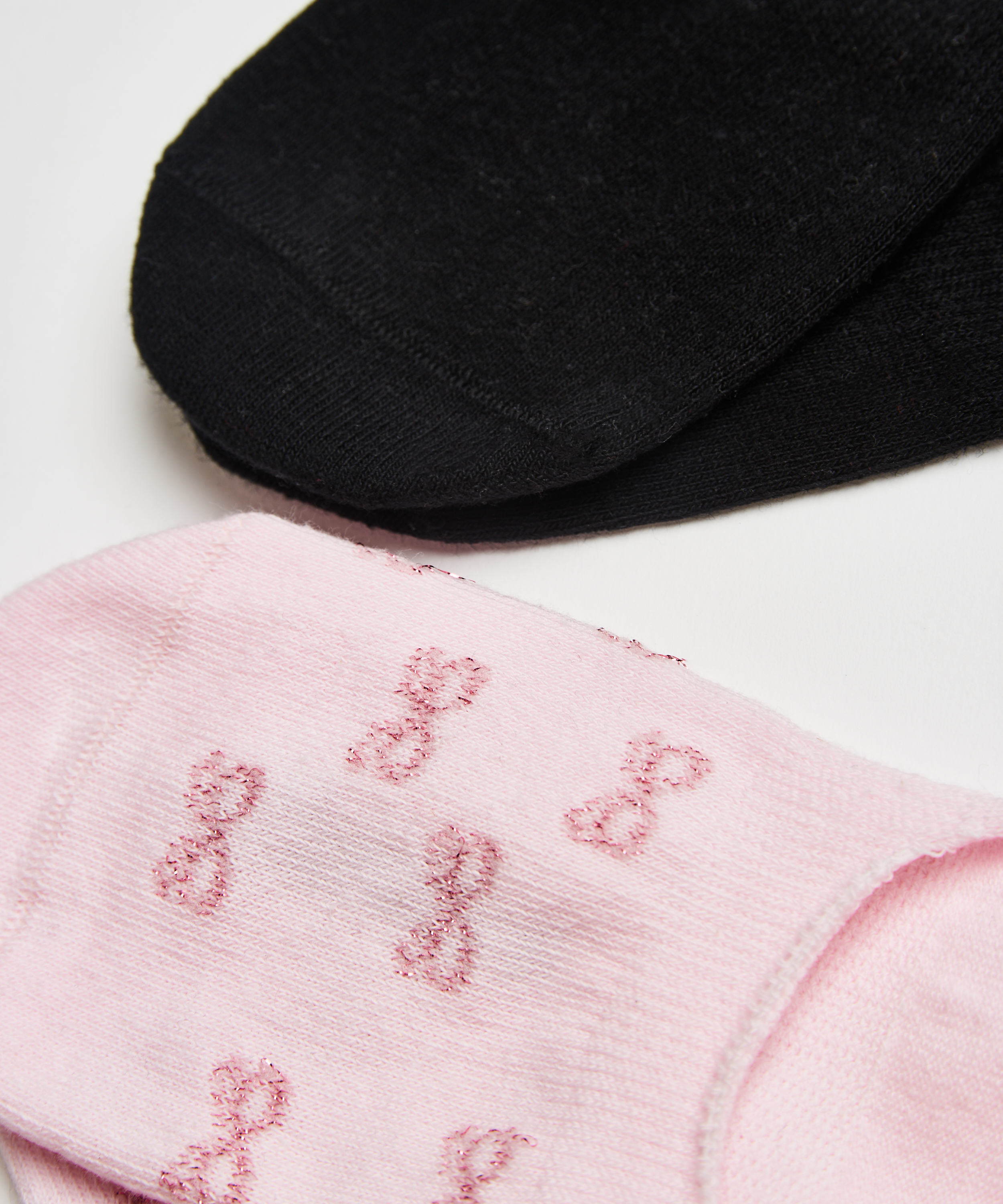 2 Par Footsies, Rosa, main