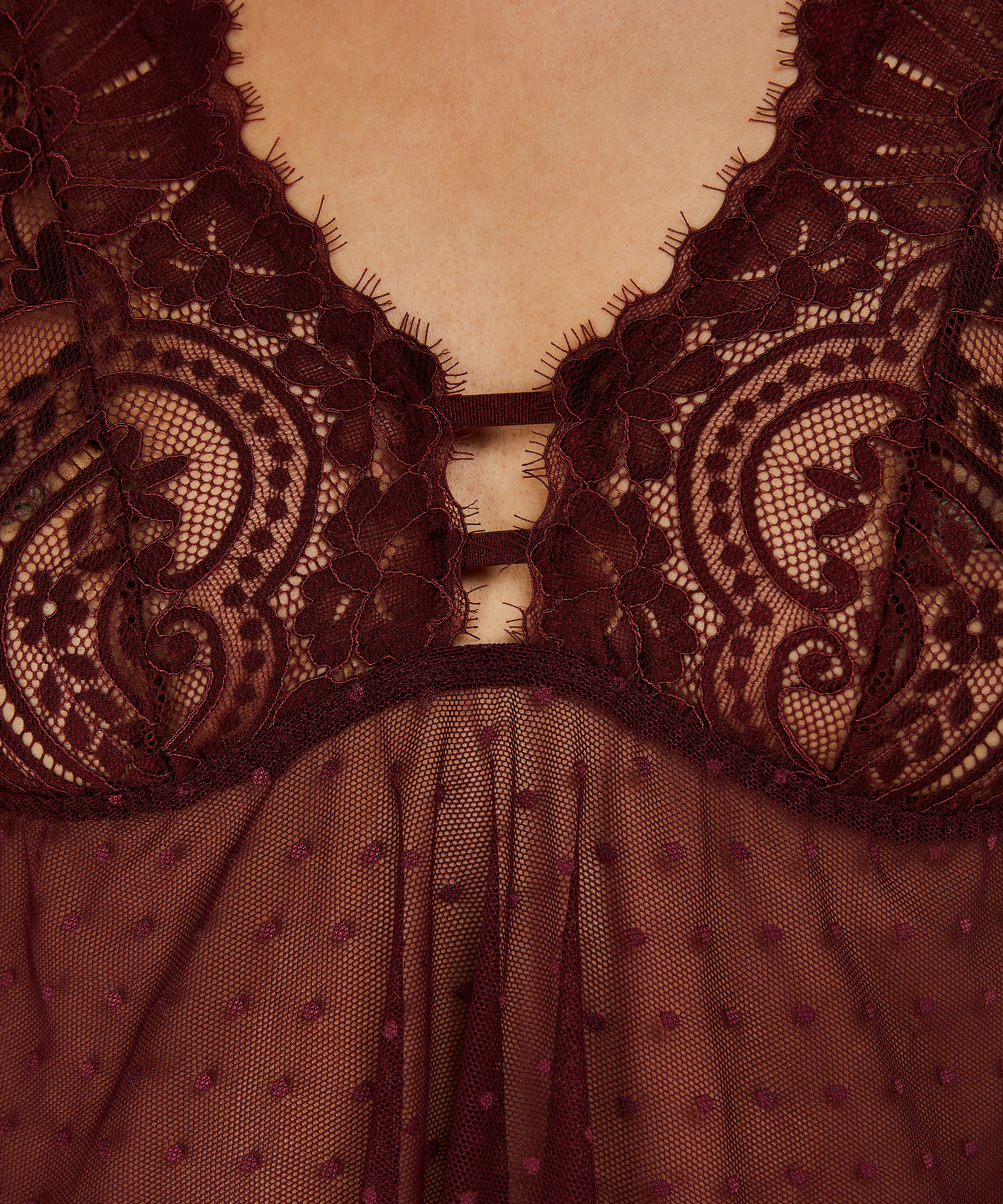 Linneset Bailey, Röd, main