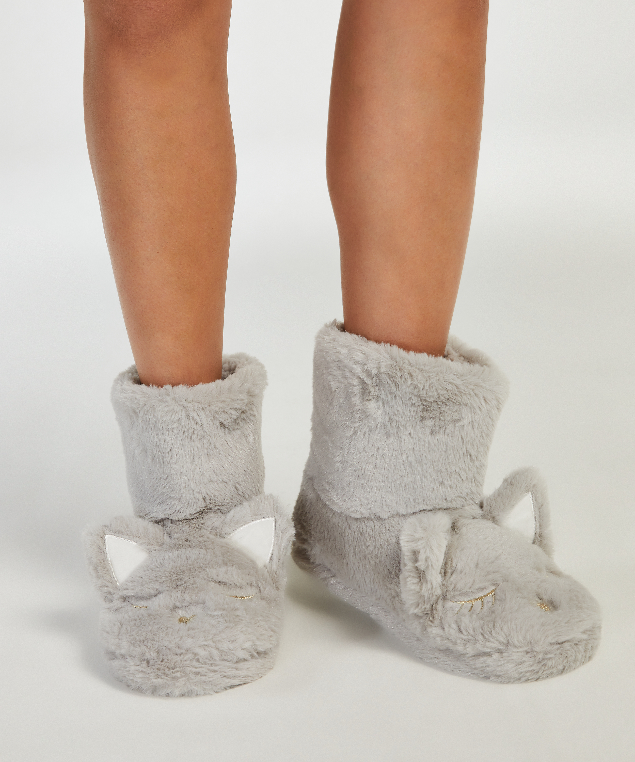 Kattofflor, Gr&aring;, main