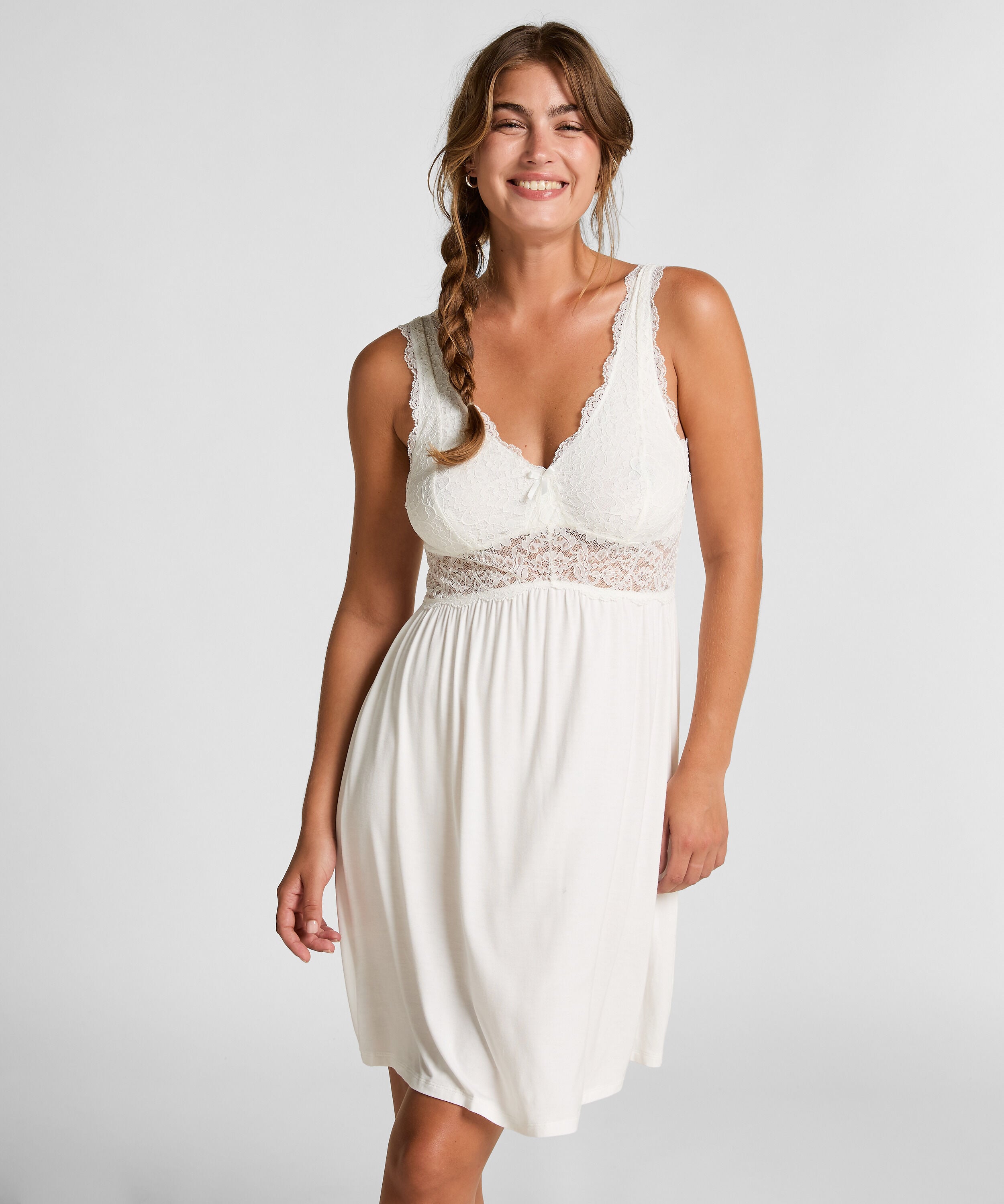 Nora Lace slipklänning, Vit