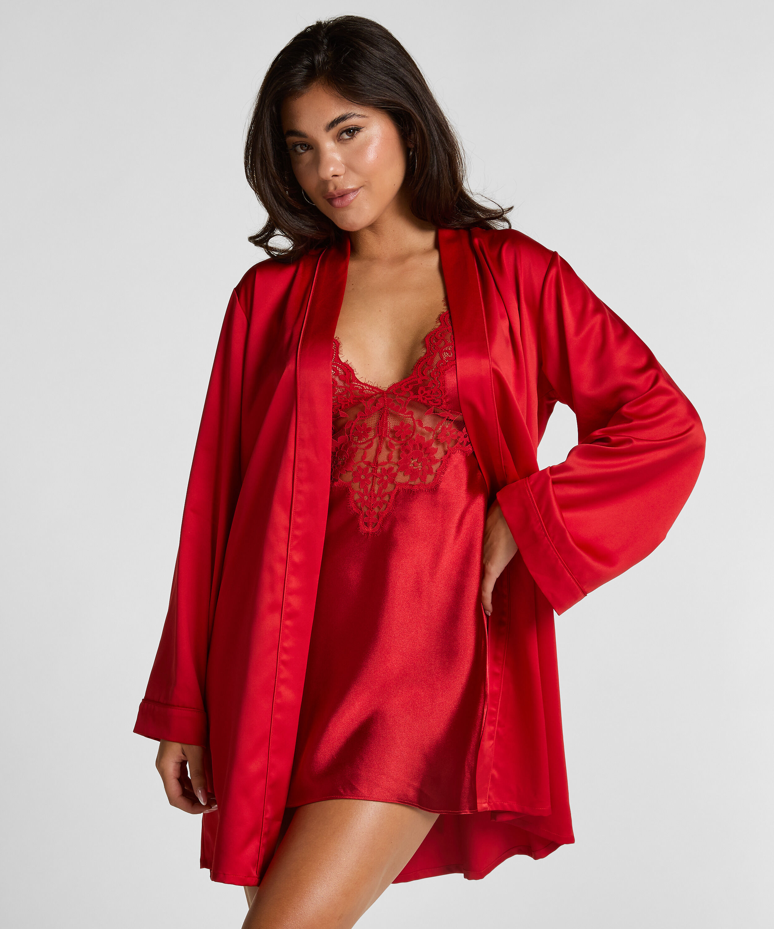 Kimono Satin, R&ouml;d