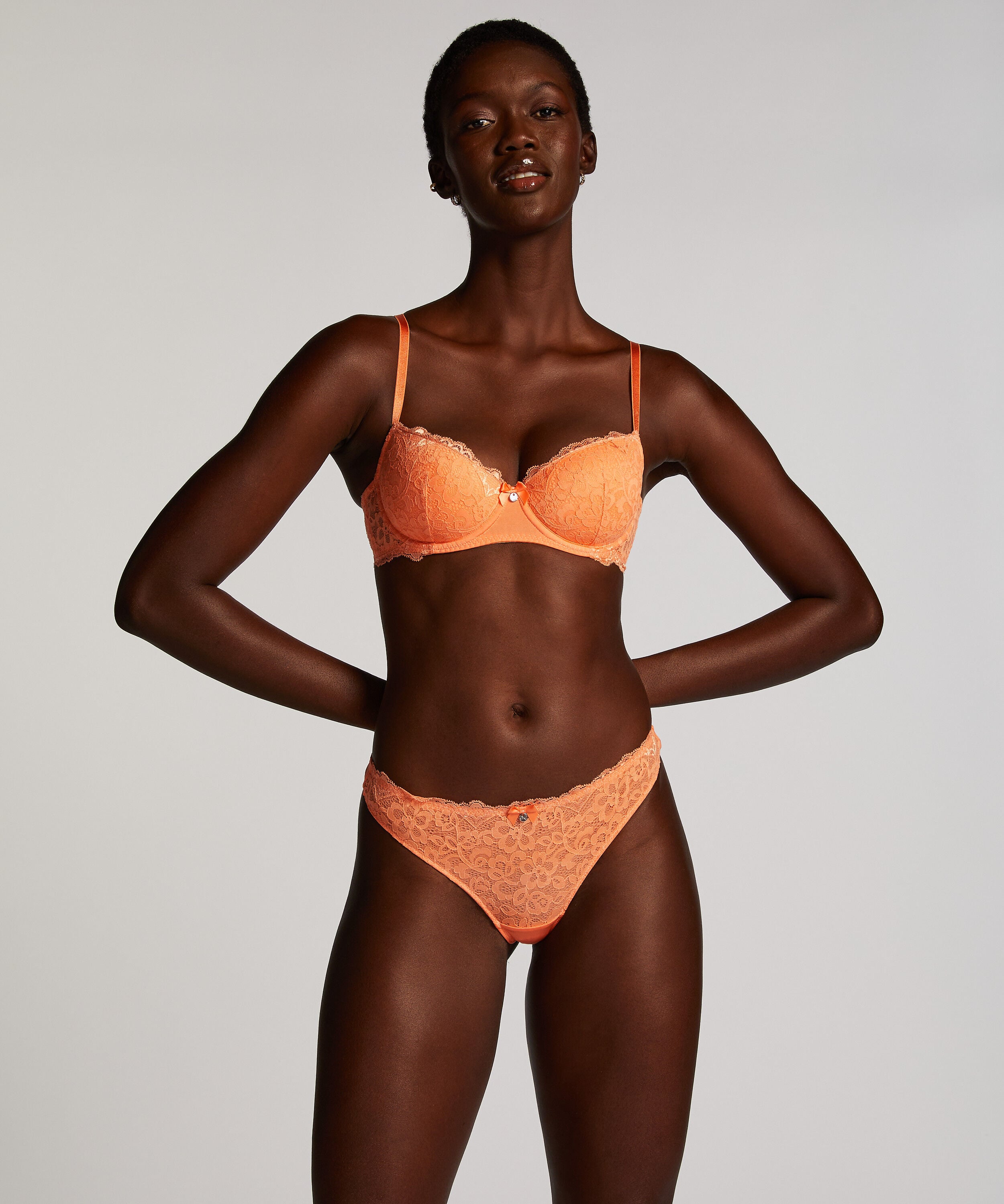 Stringtrosa Marine, Orange