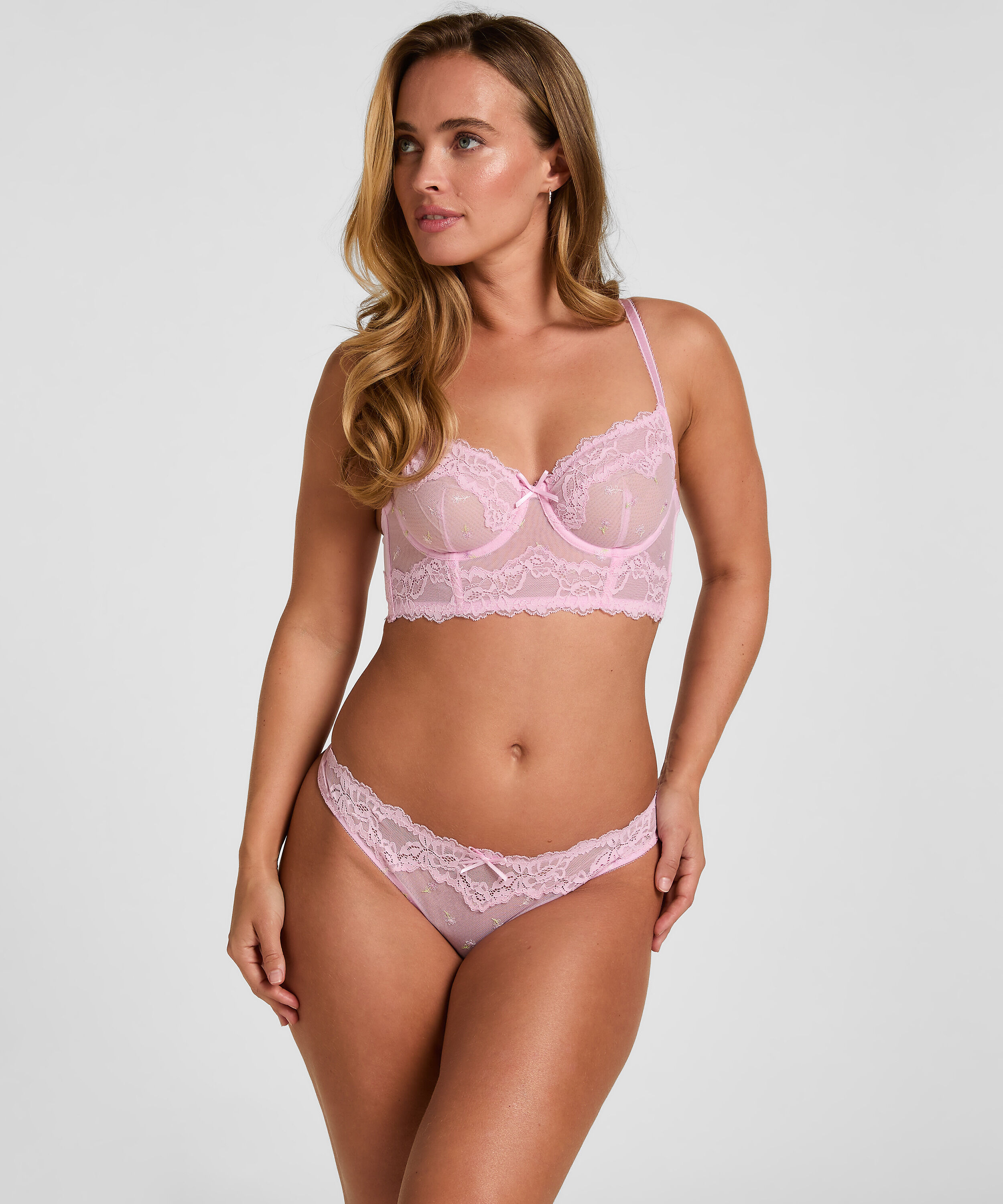 Highleg String Camellia, Rosa