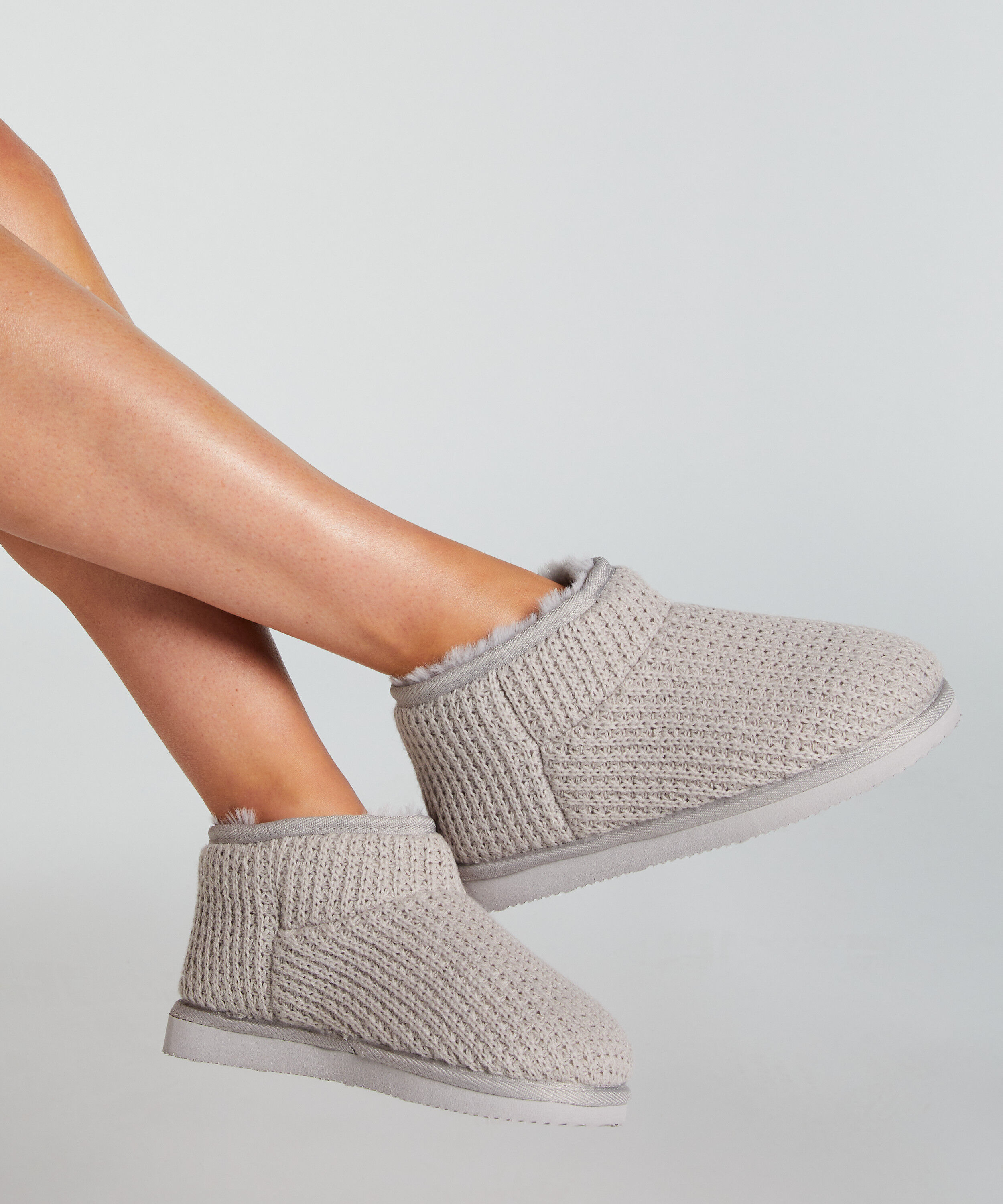 Toffler Saar, Gr&aring;