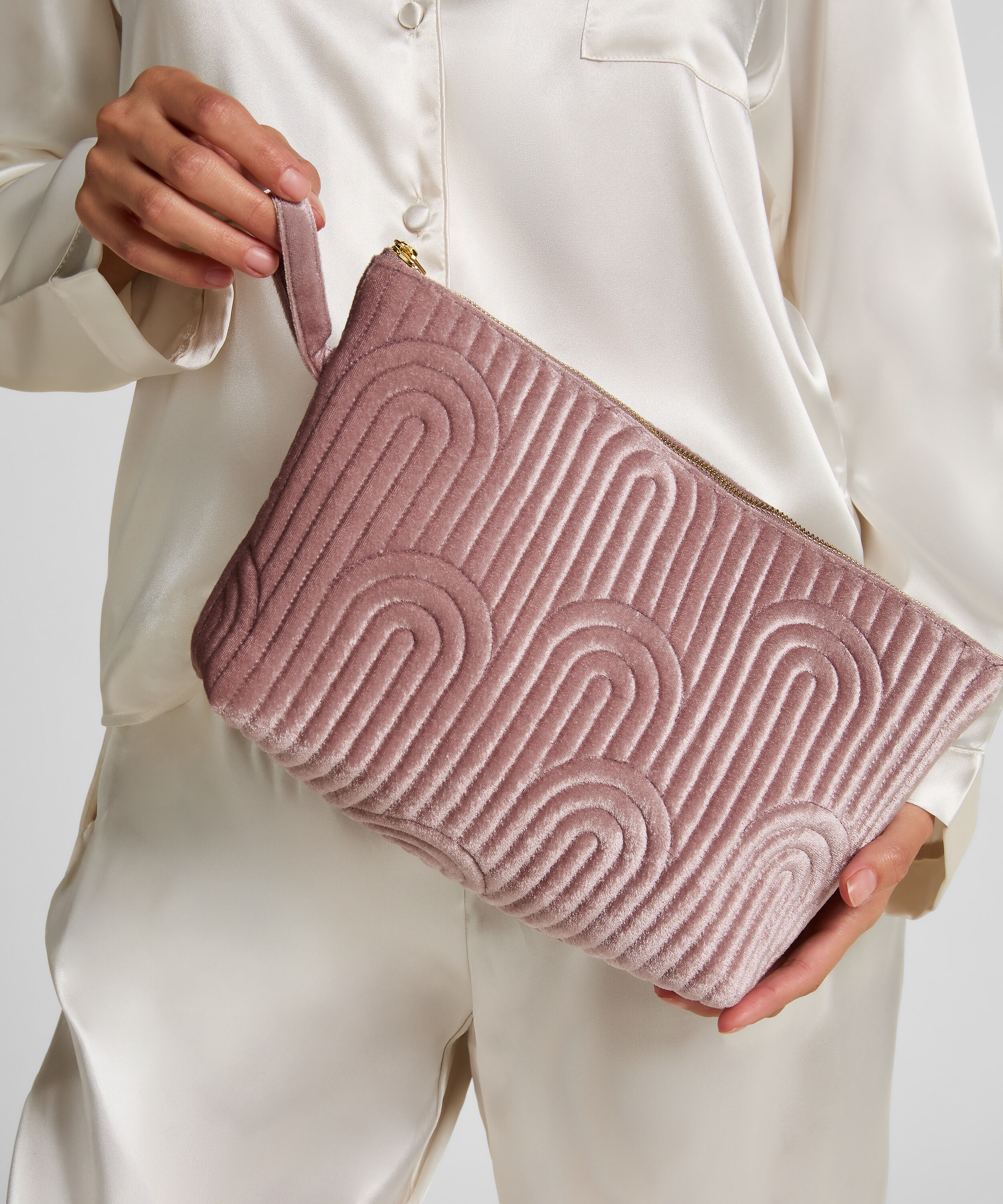 Sminkväska i velour, stor, Lila Sminkväska i velour, stor, Lila