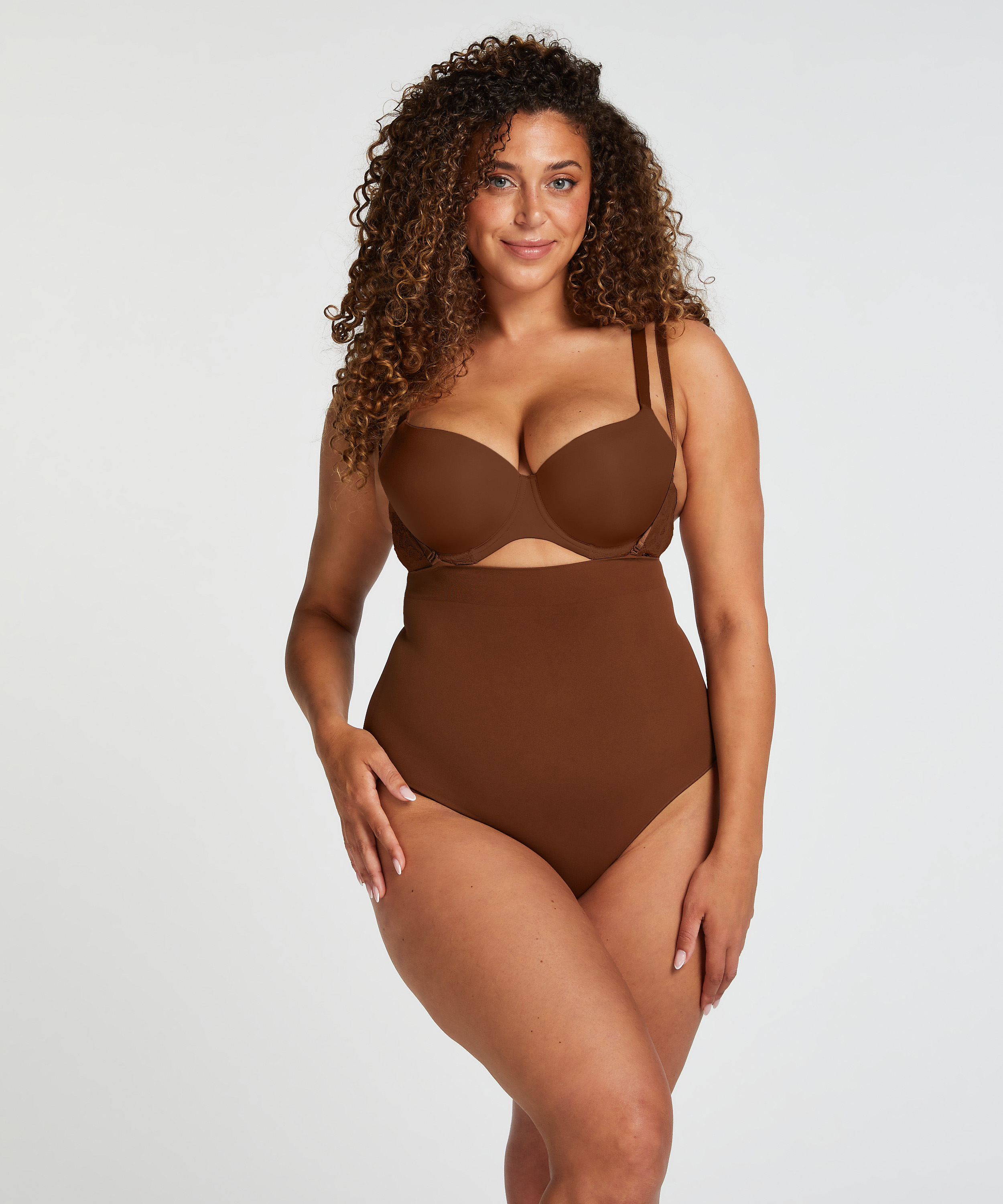 S&ouml;ml&ouml;s f&ouml;rb&auml;ttrande stringtrosa med h&ouml;g midja, R&ouml;d, main