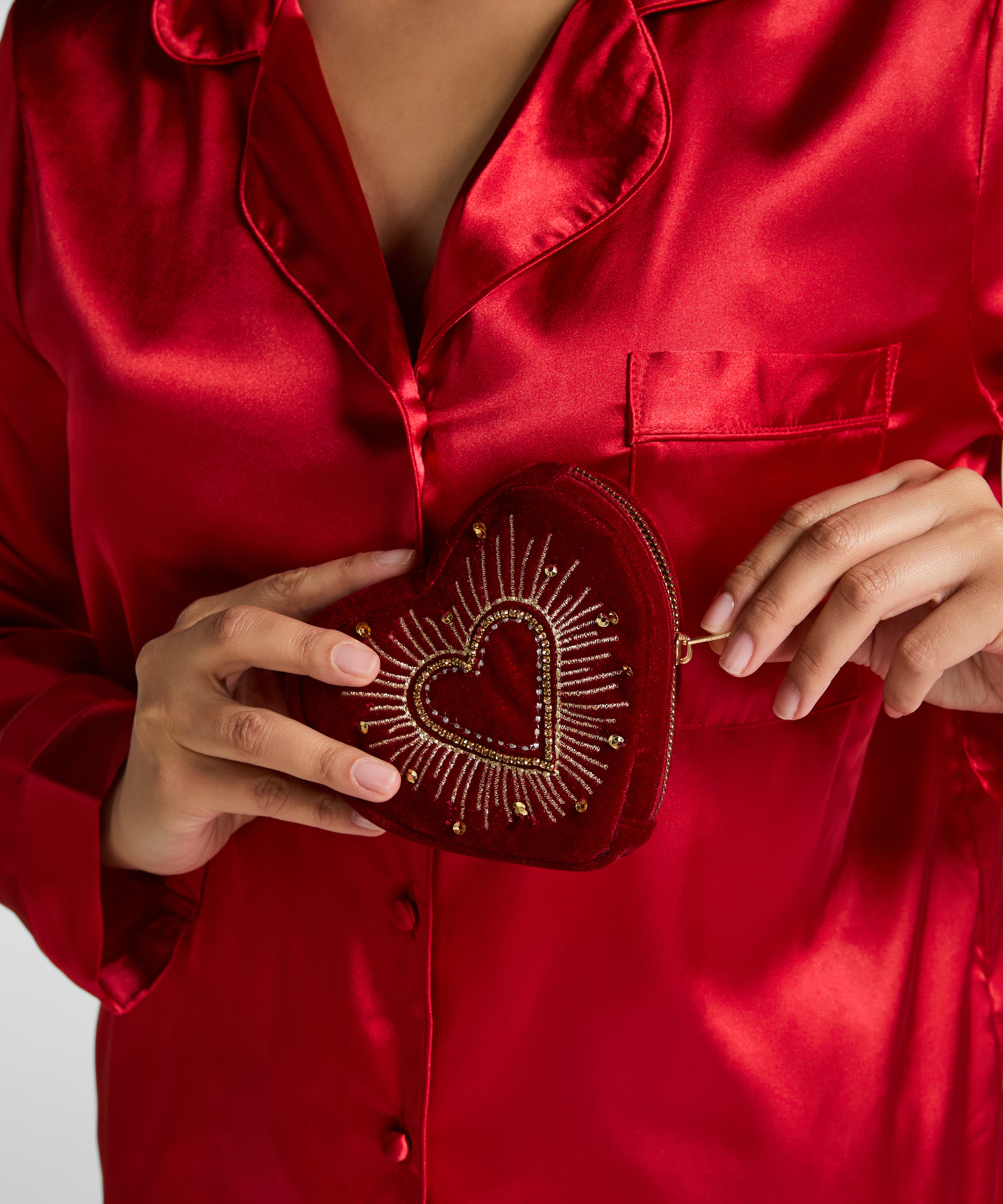 Hj&auml;rtformad pl&aring;nbok med dragkedja, R&ouml;d, main