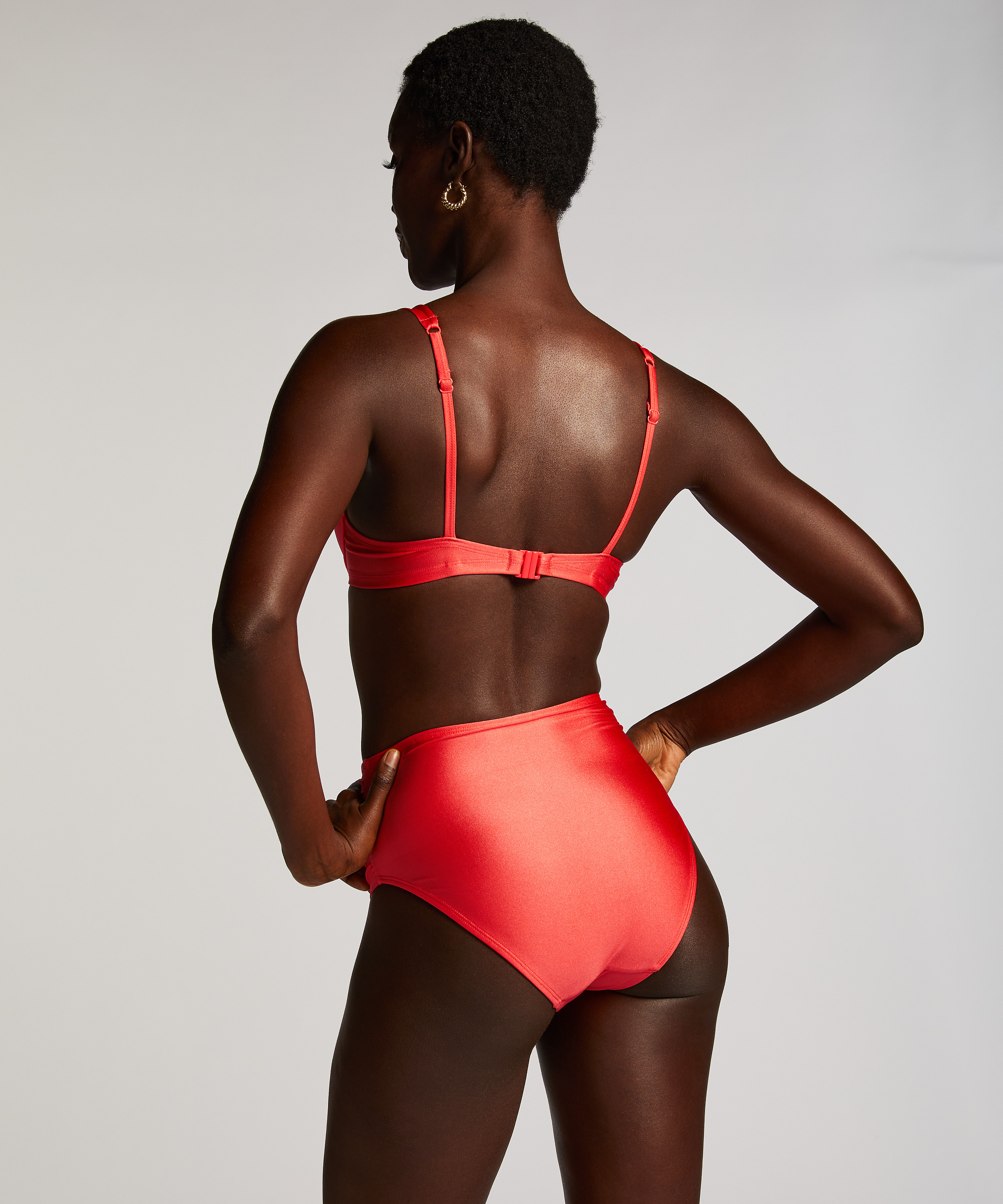 Luxe formpressad bikiniöverdel med bygel Storlek E +, röd, main