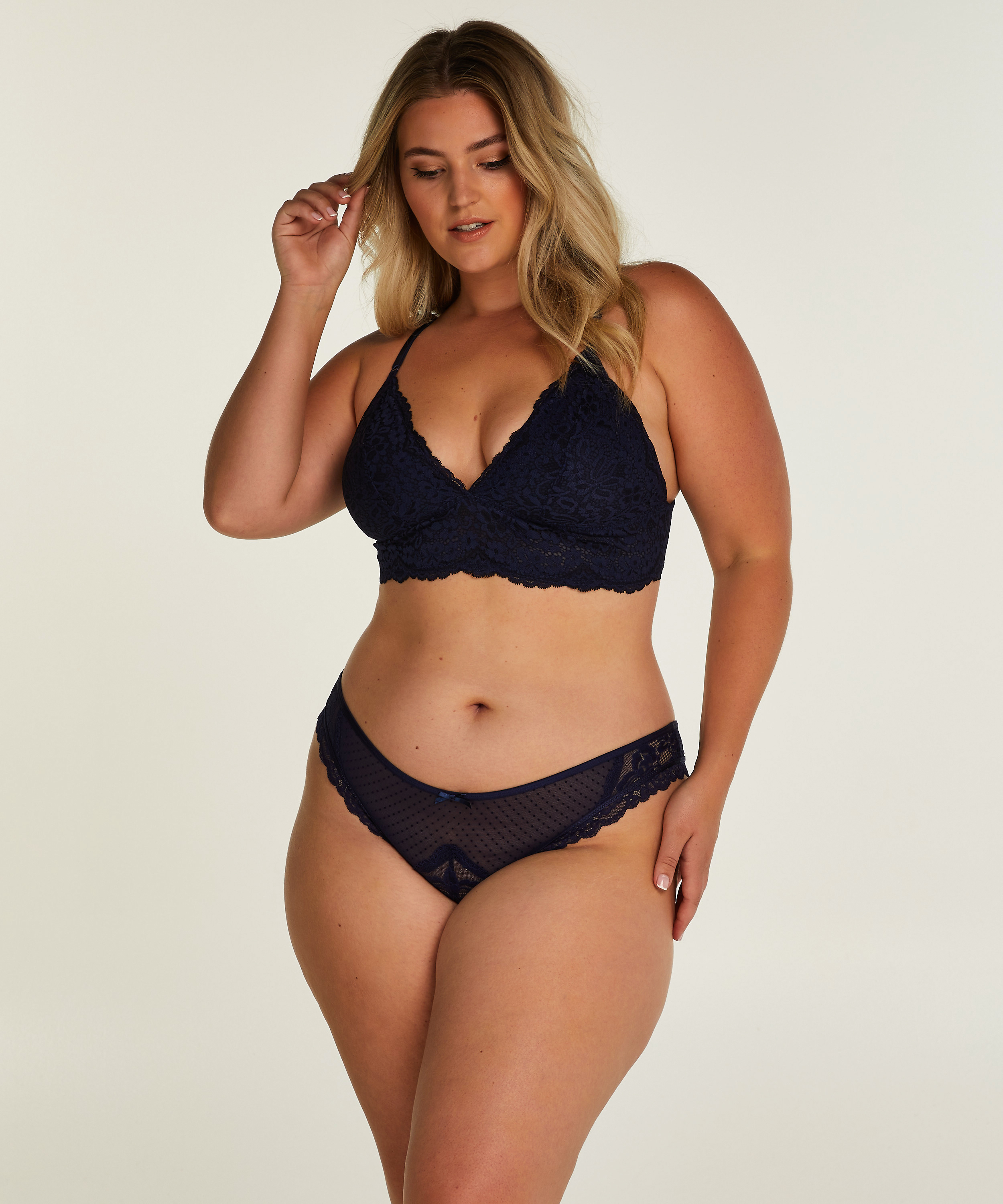 Braziliantrosa Indi, bl&aring;, main