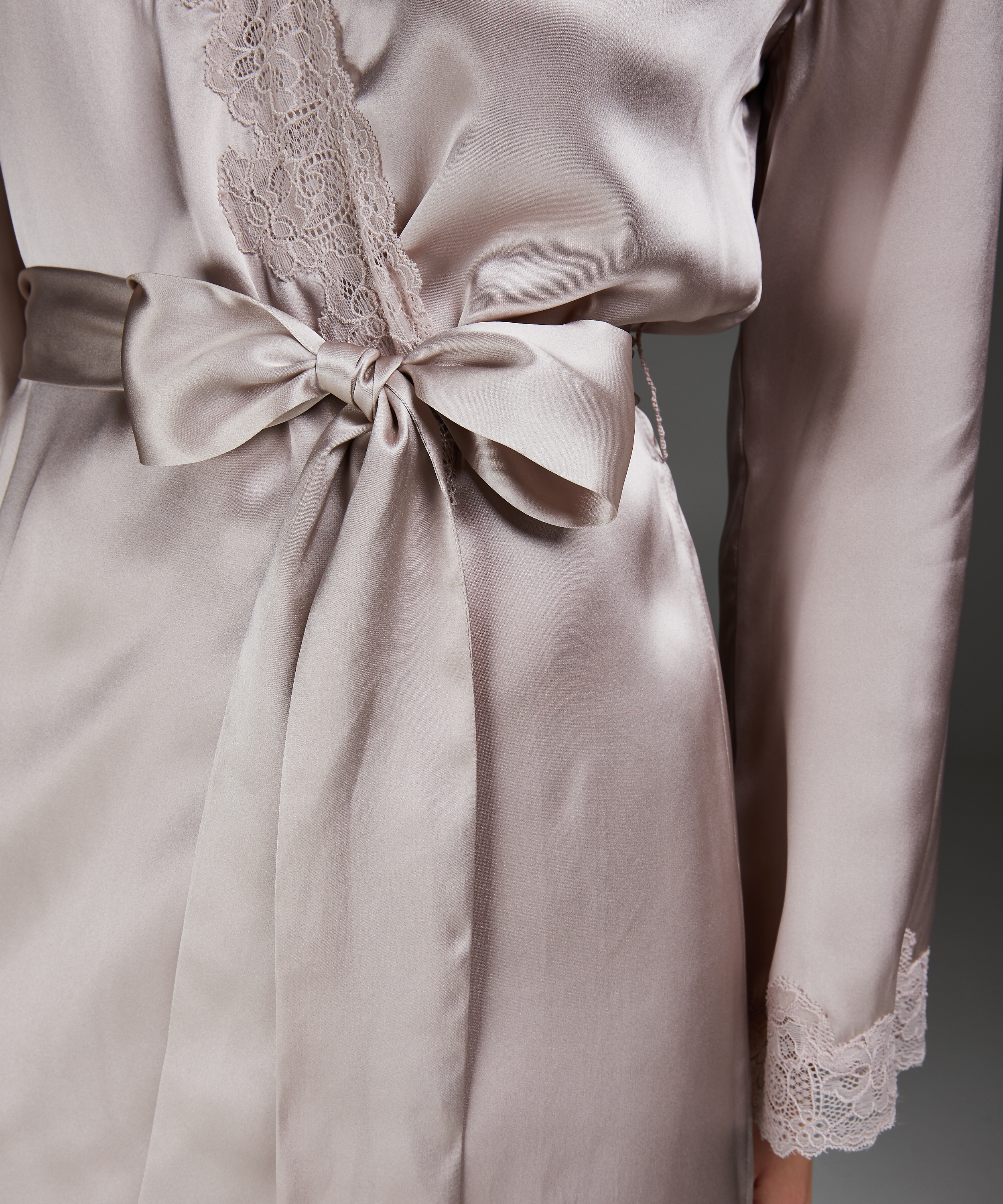 Kimono med kant i sidenspets, Rosa, main