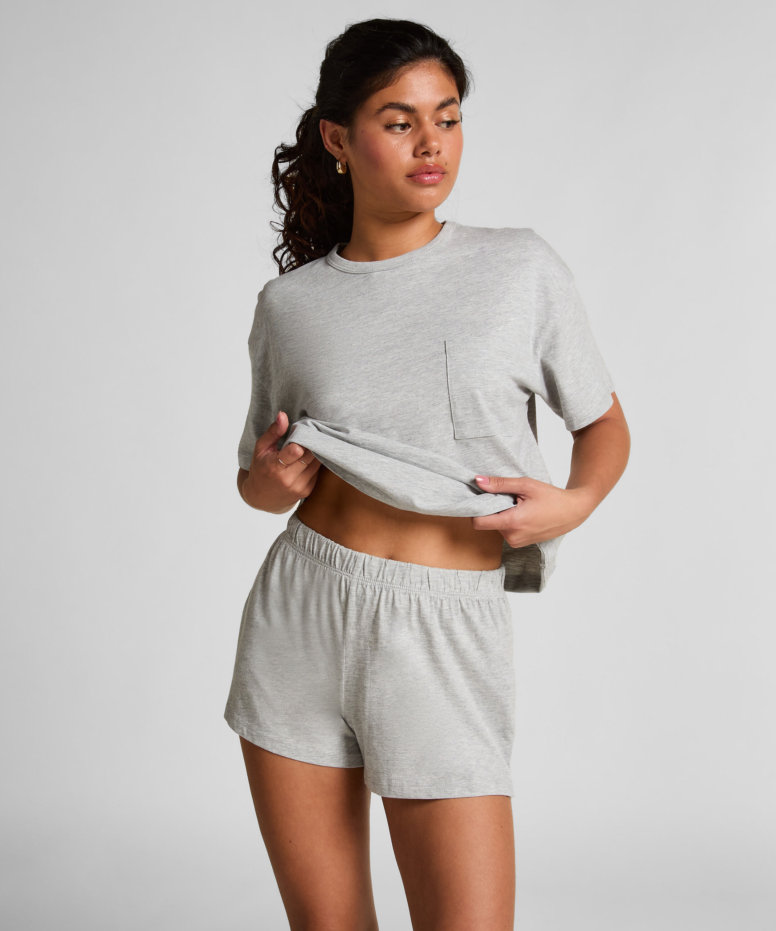 Pyjamasset, Grå
