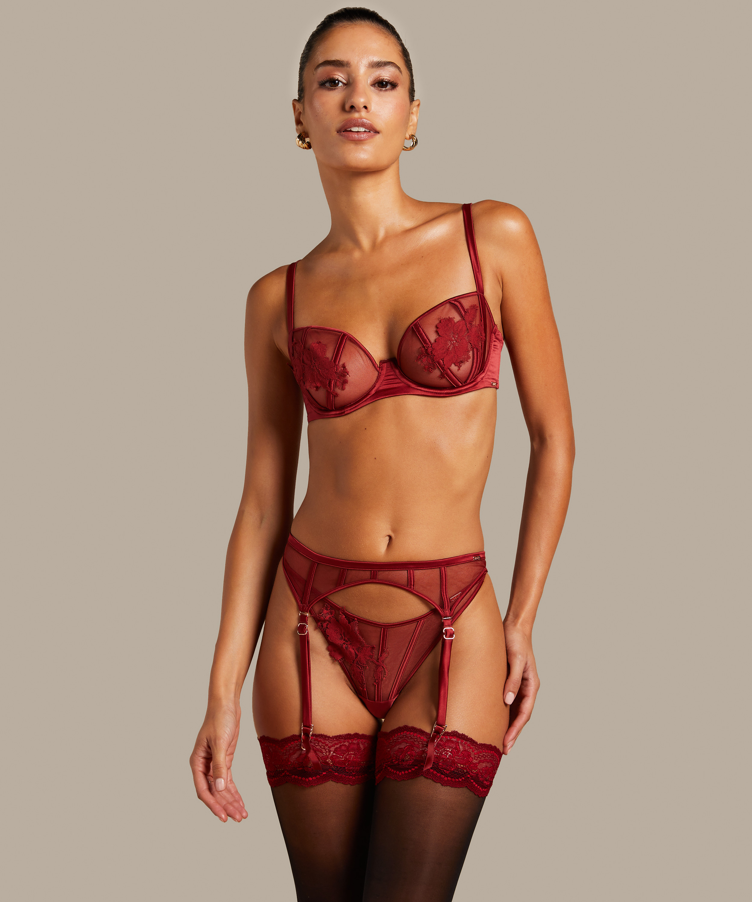 Strumpeband Ember, Röd, main