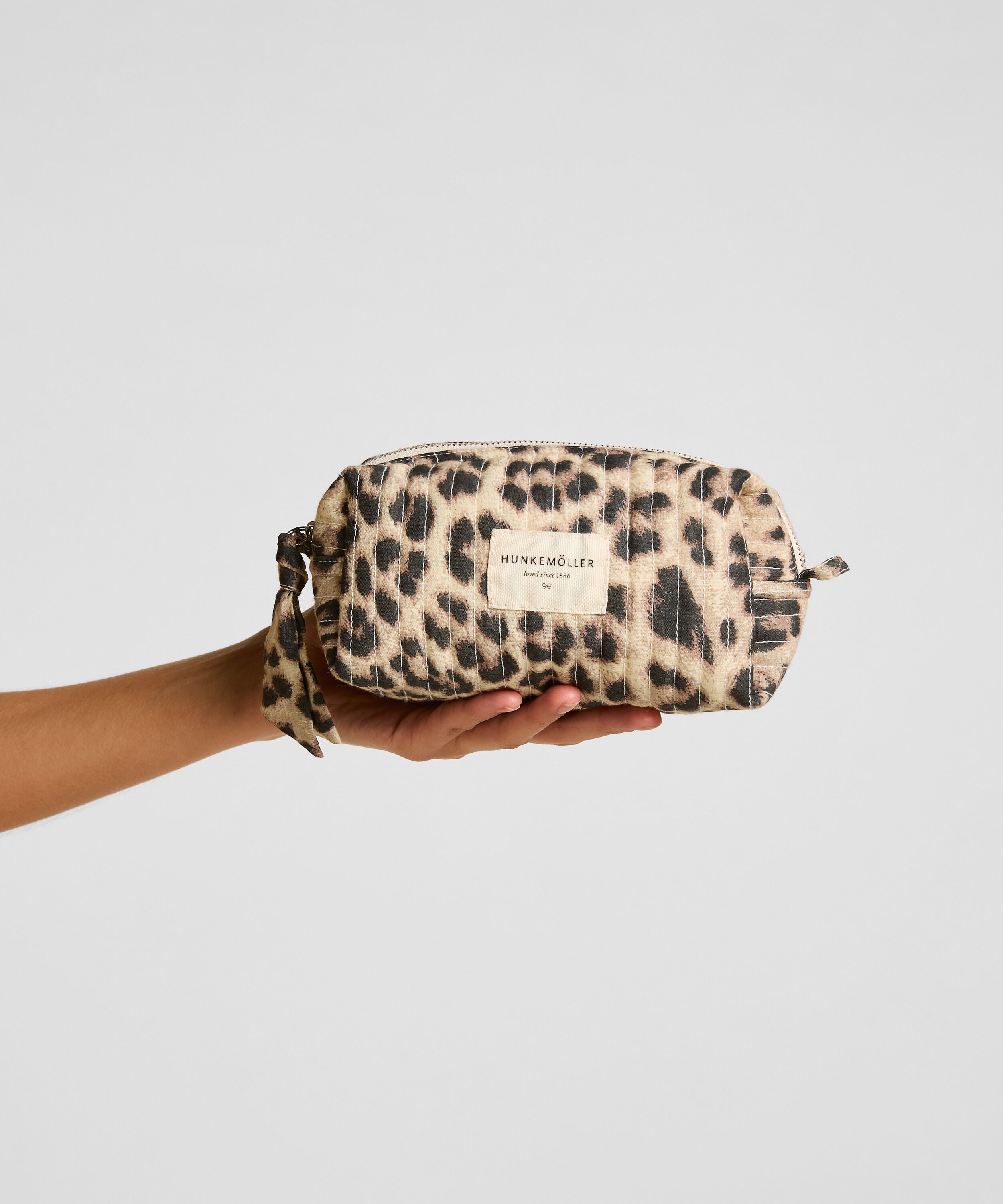 Sminkväska Liten Leopard, Beige Sminkväska Liten Leopard, Beige